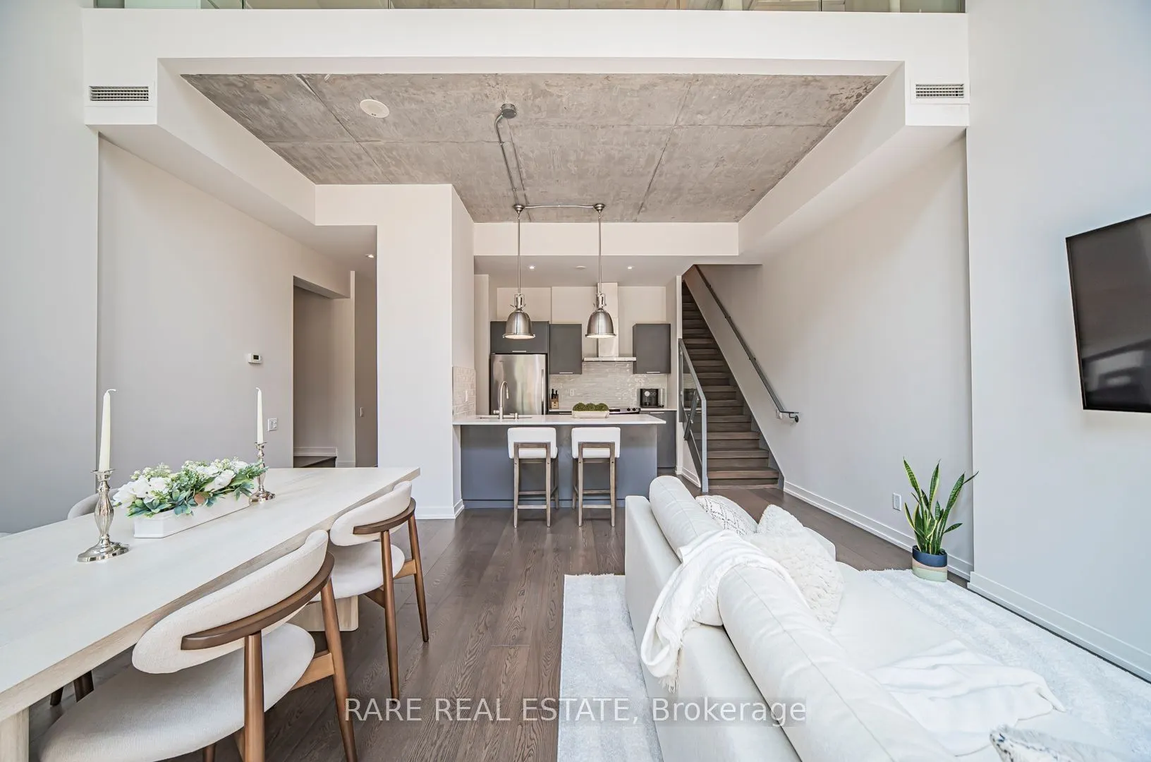 650 King Street W #106