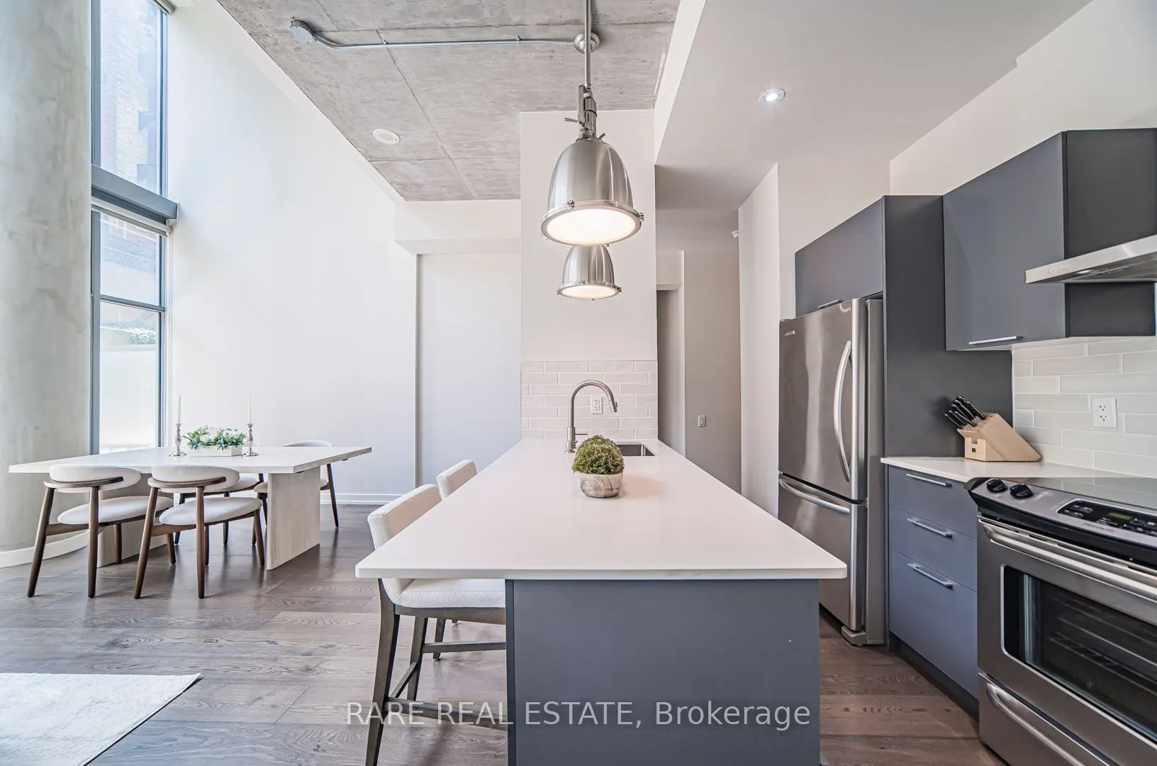 650 King Street W #106