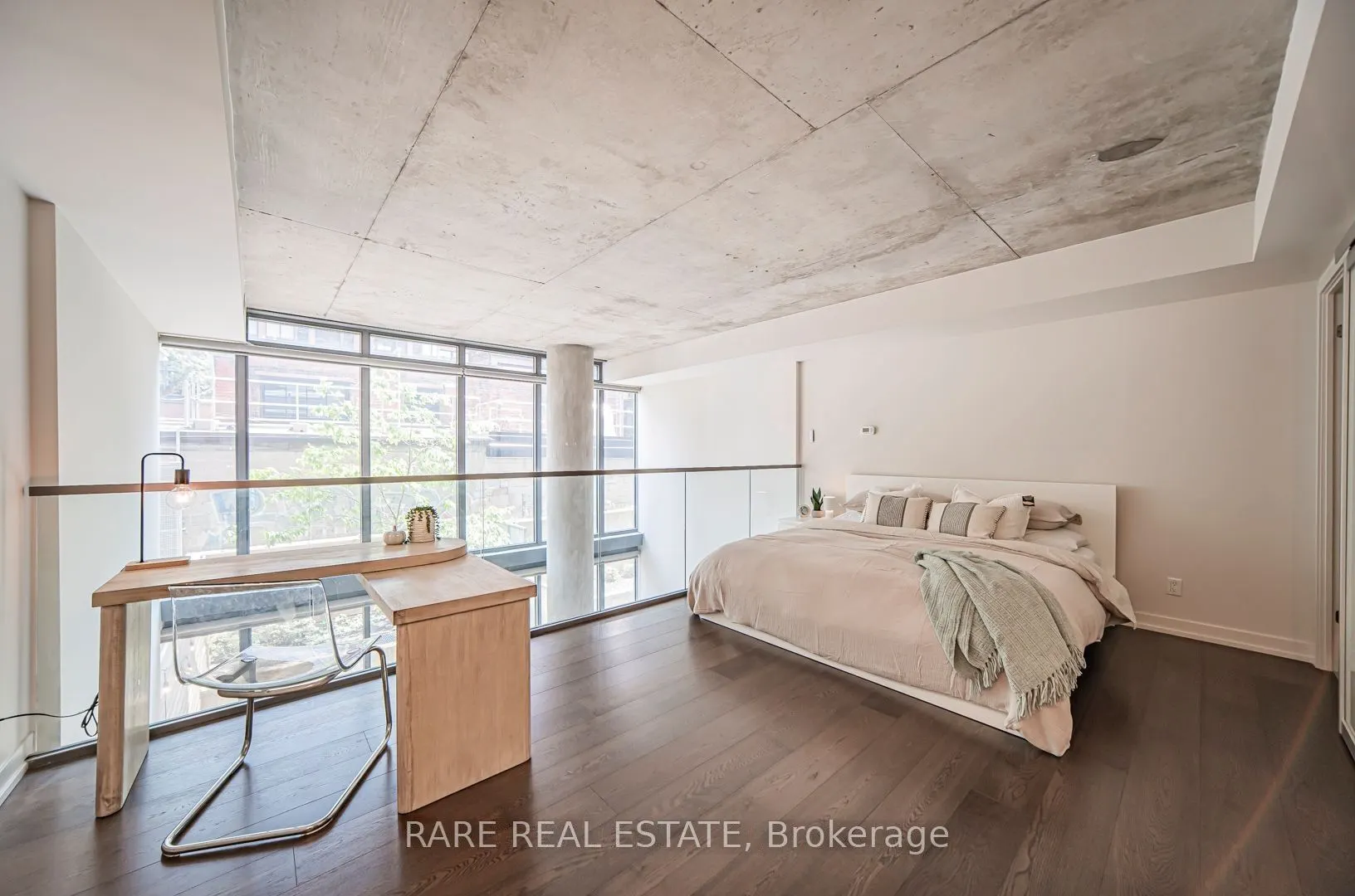 650 King Street W #106