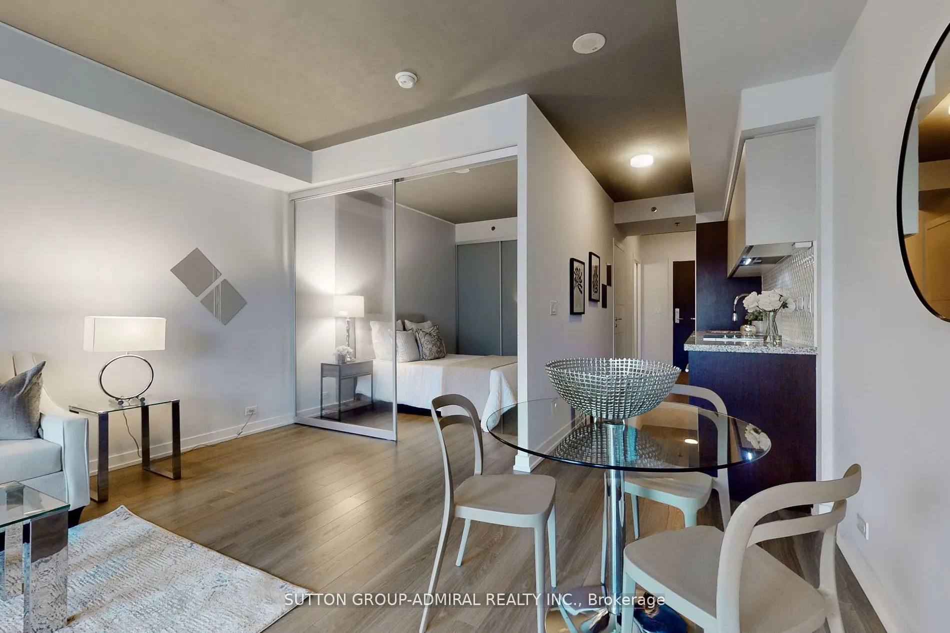 220 George Street #304