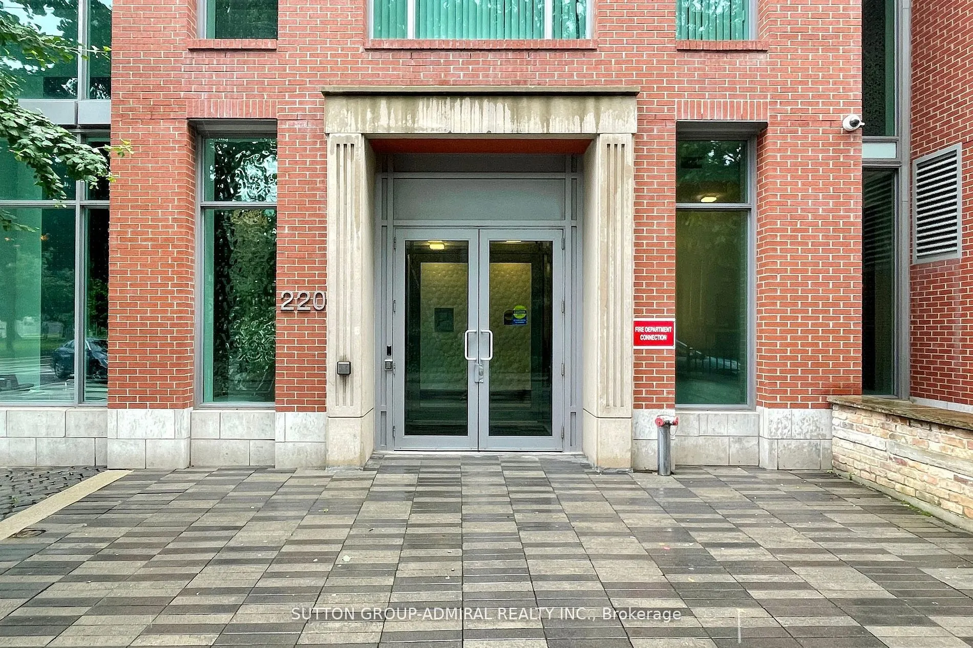 220 George Street #304