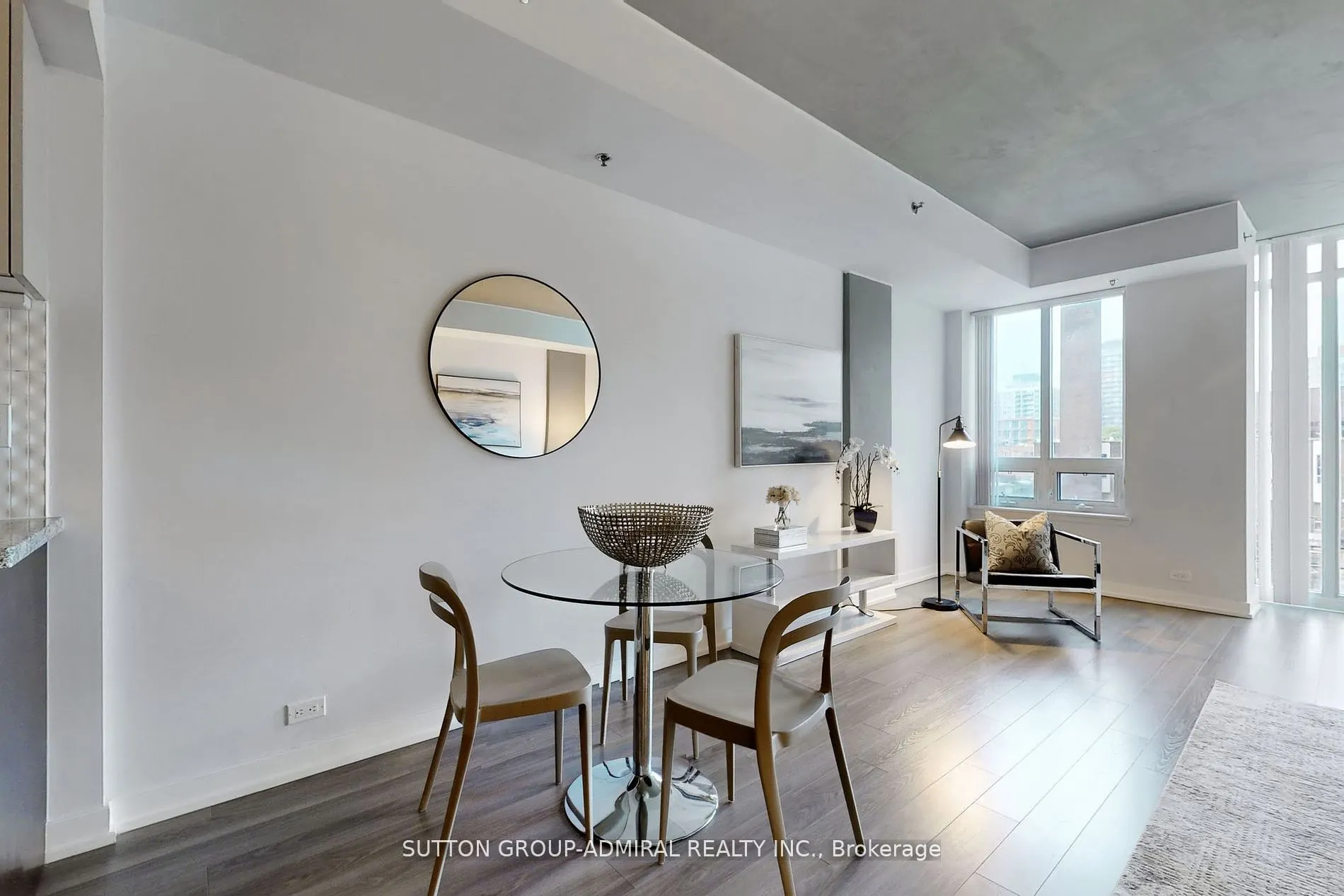 220 George Street #304