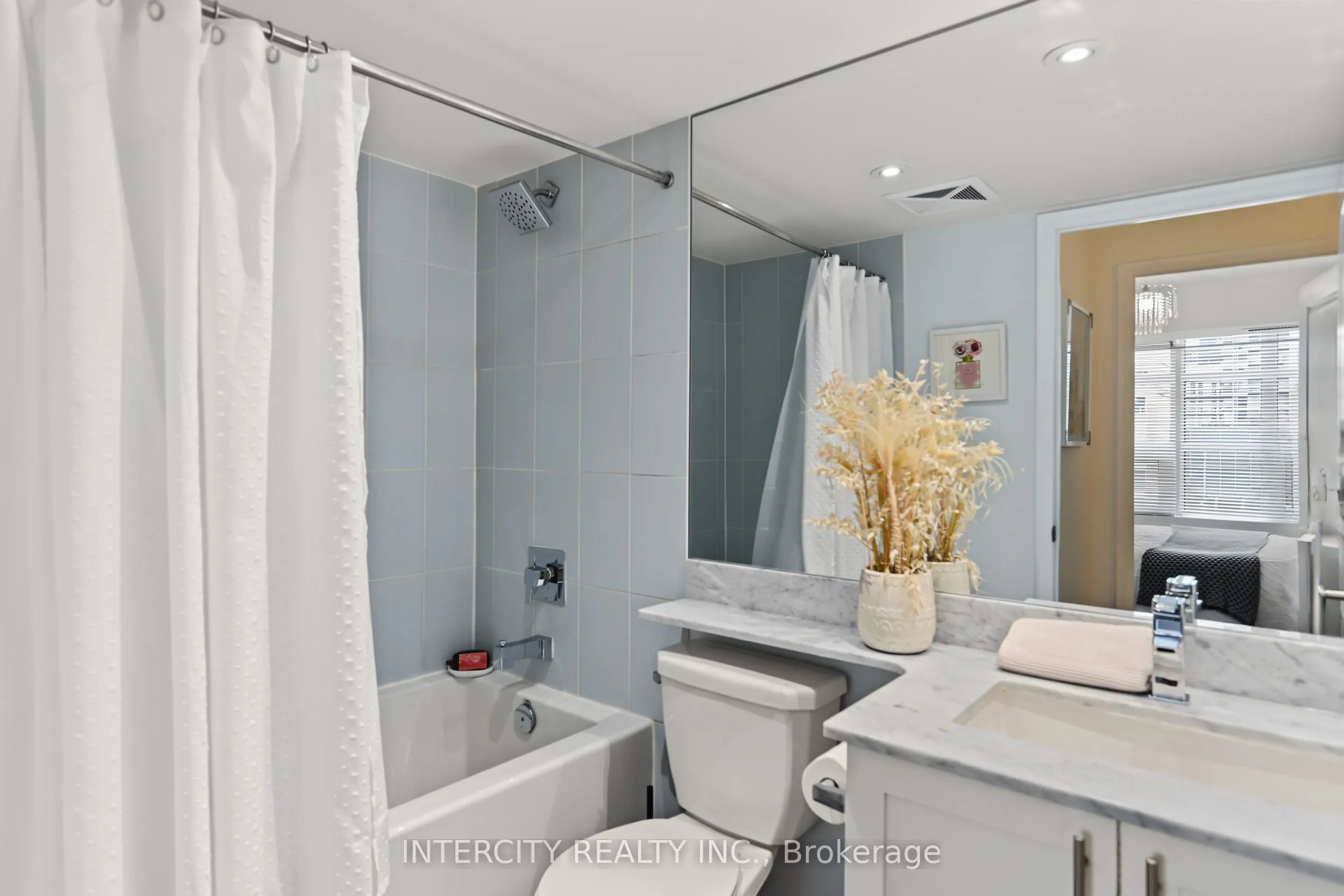 85 East Liberty Street #527