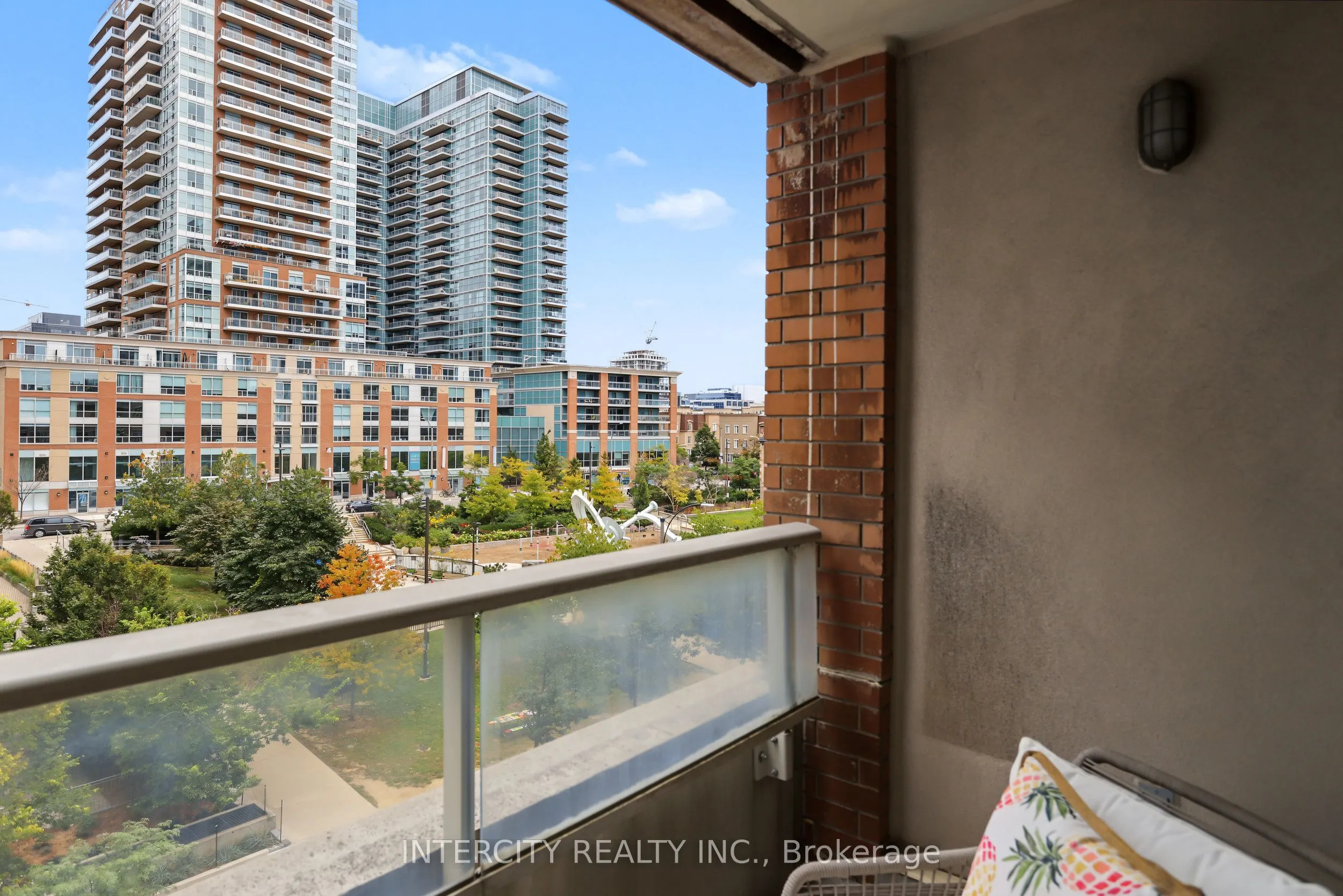 85 East Liberty Street #527