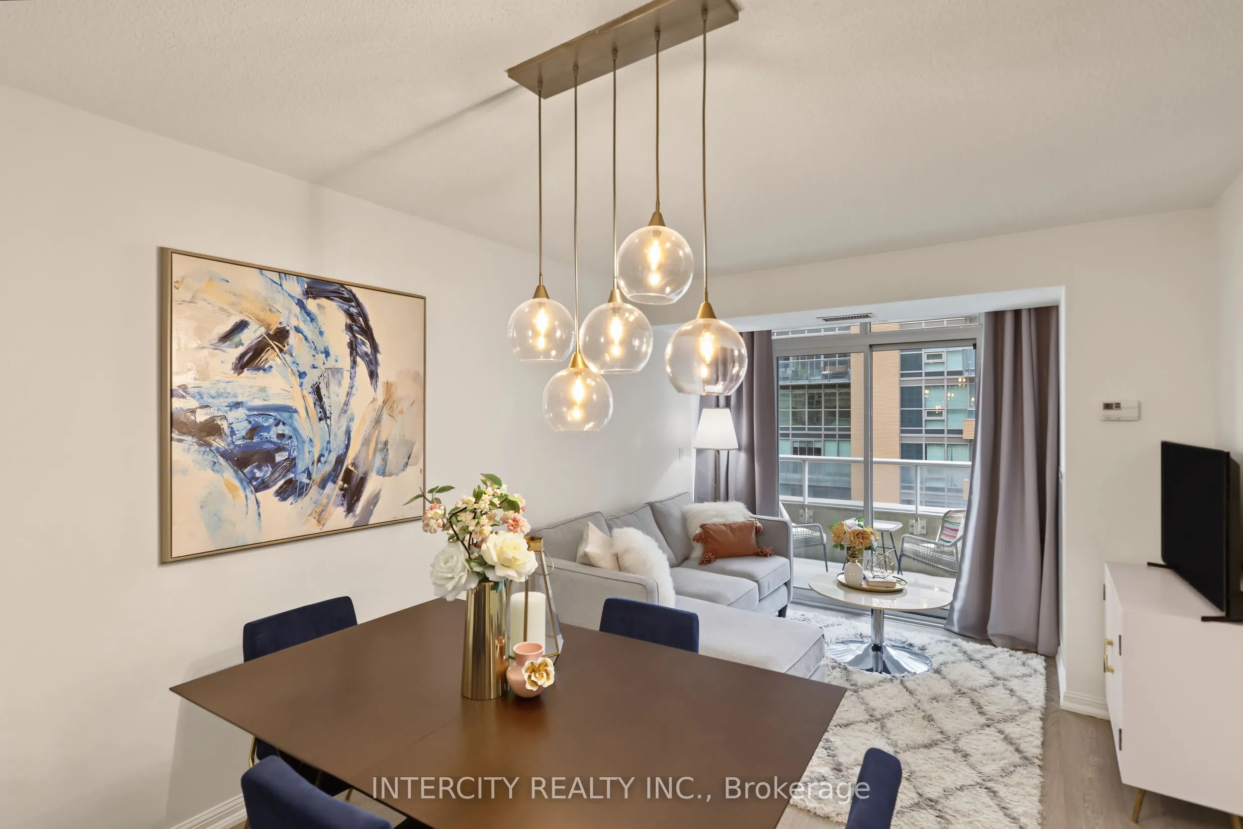 85 East Liberty Street #527