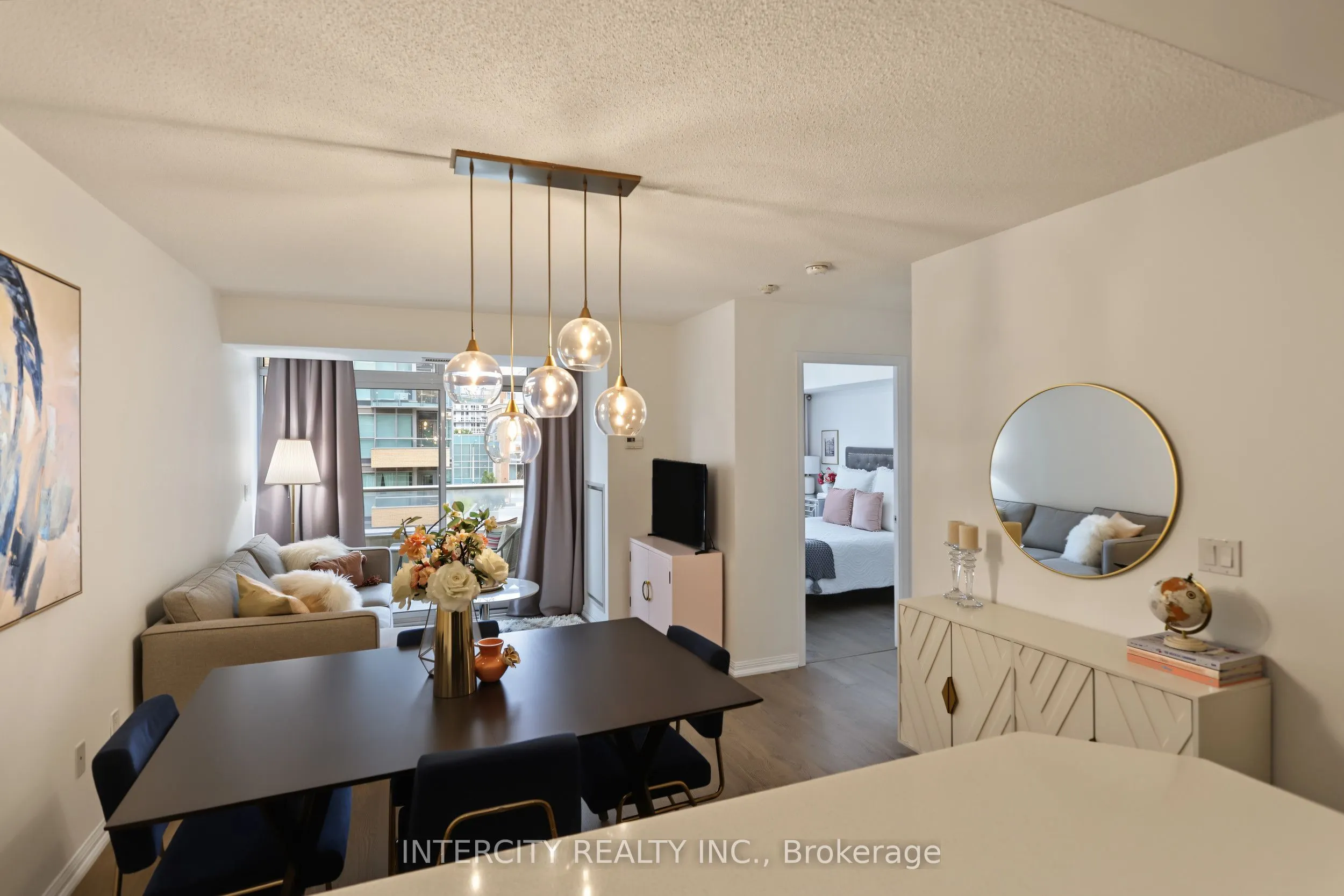 85 East Liberty Street #527