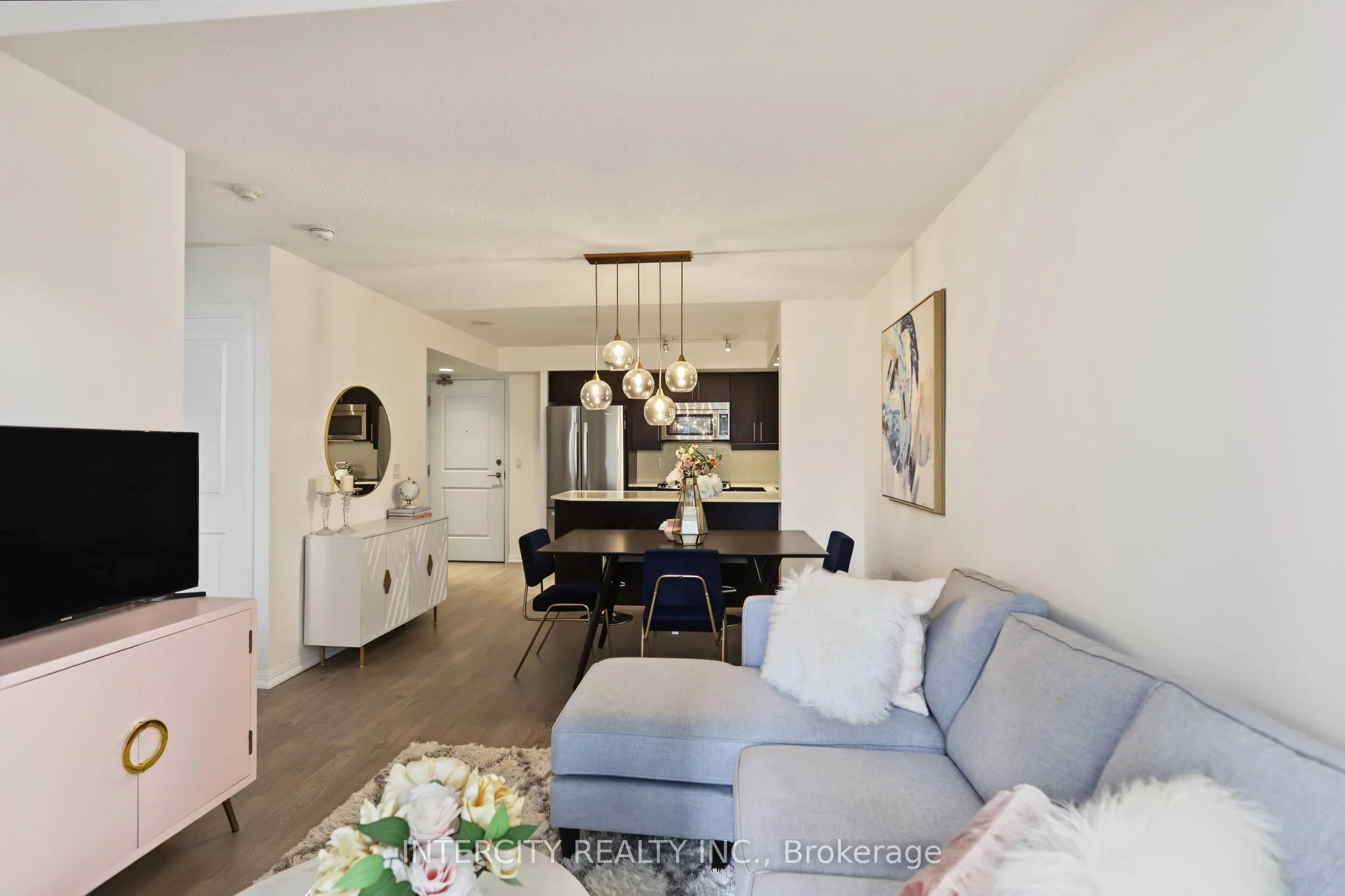 85 East Liberty Street #527
