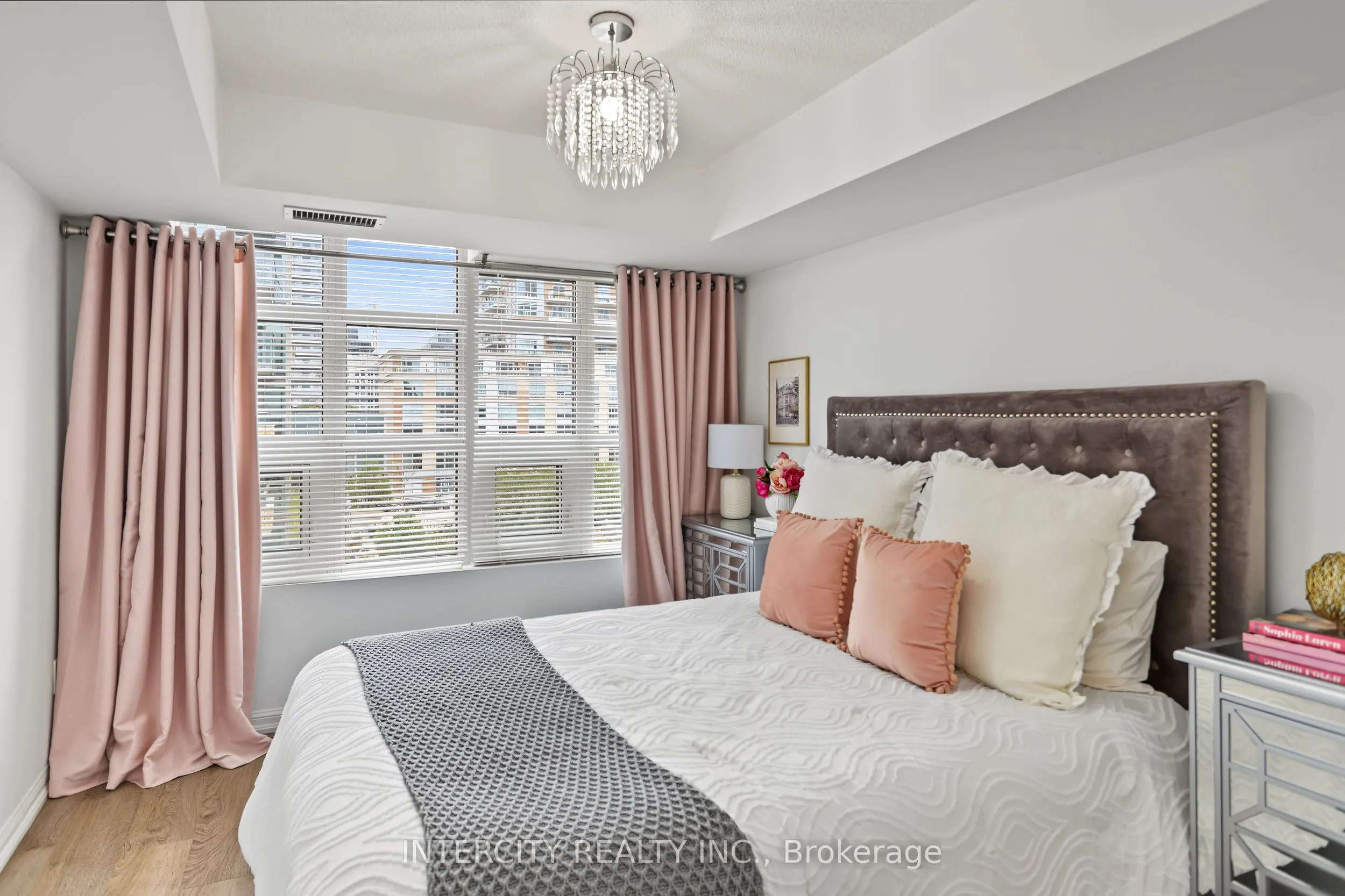 85 East Liberty Street #527