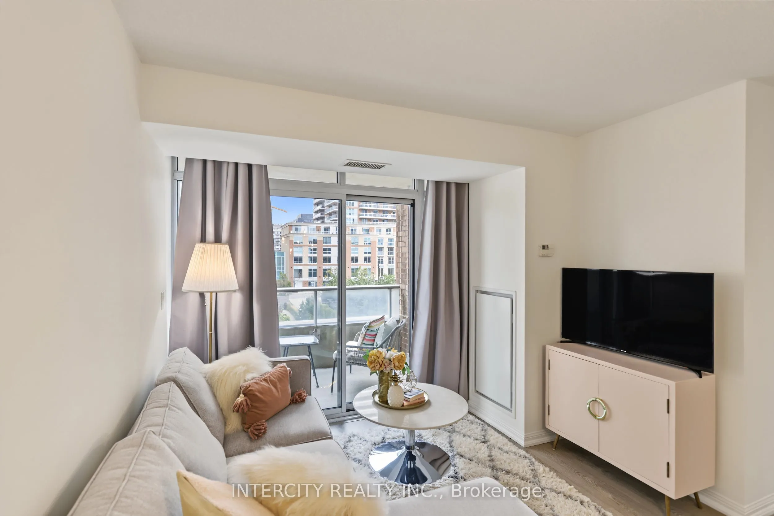 85 East Liberty Street #527