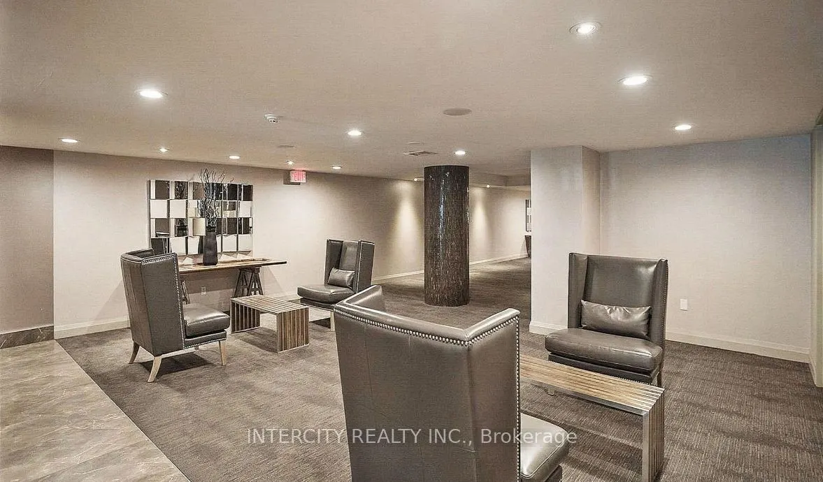 85 East Liberty Street #527
