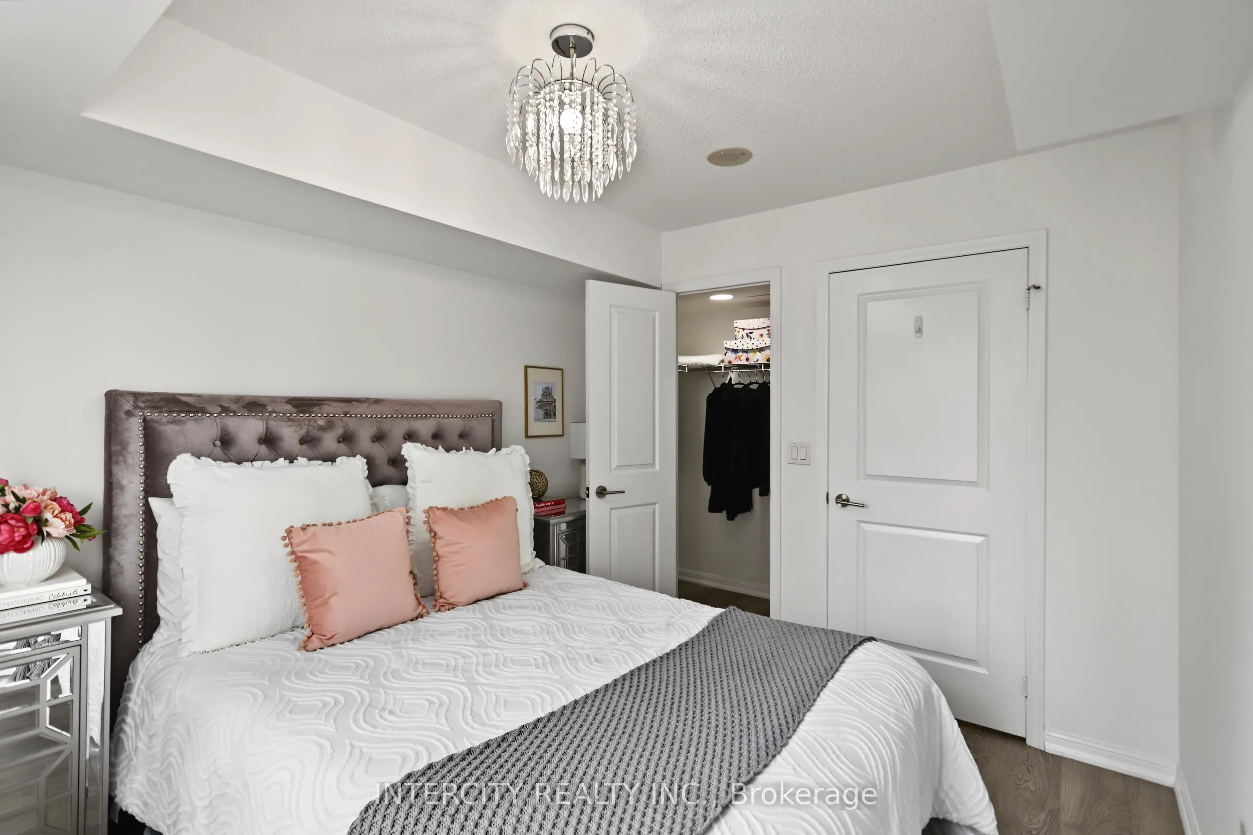 85 East Liberty Street #527