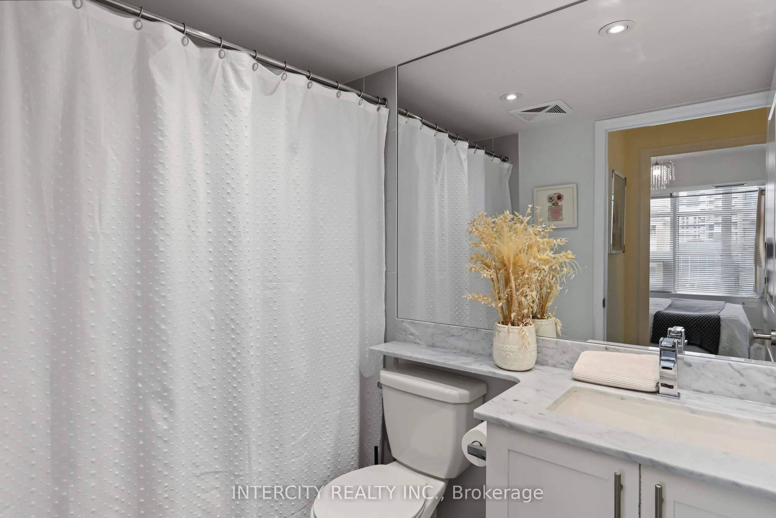 85 East Liberty Street #527