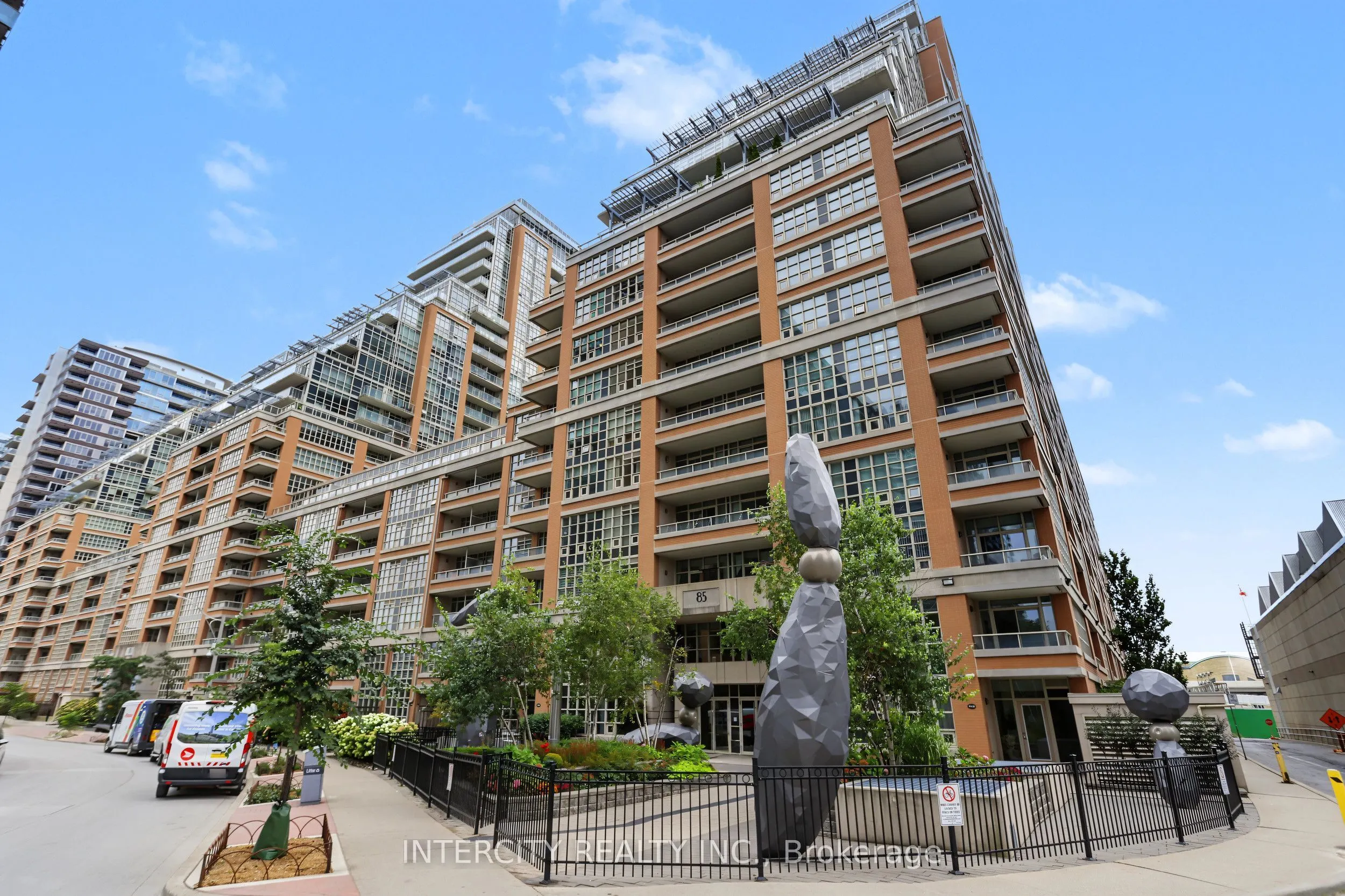 85 East Liberty Street #527
