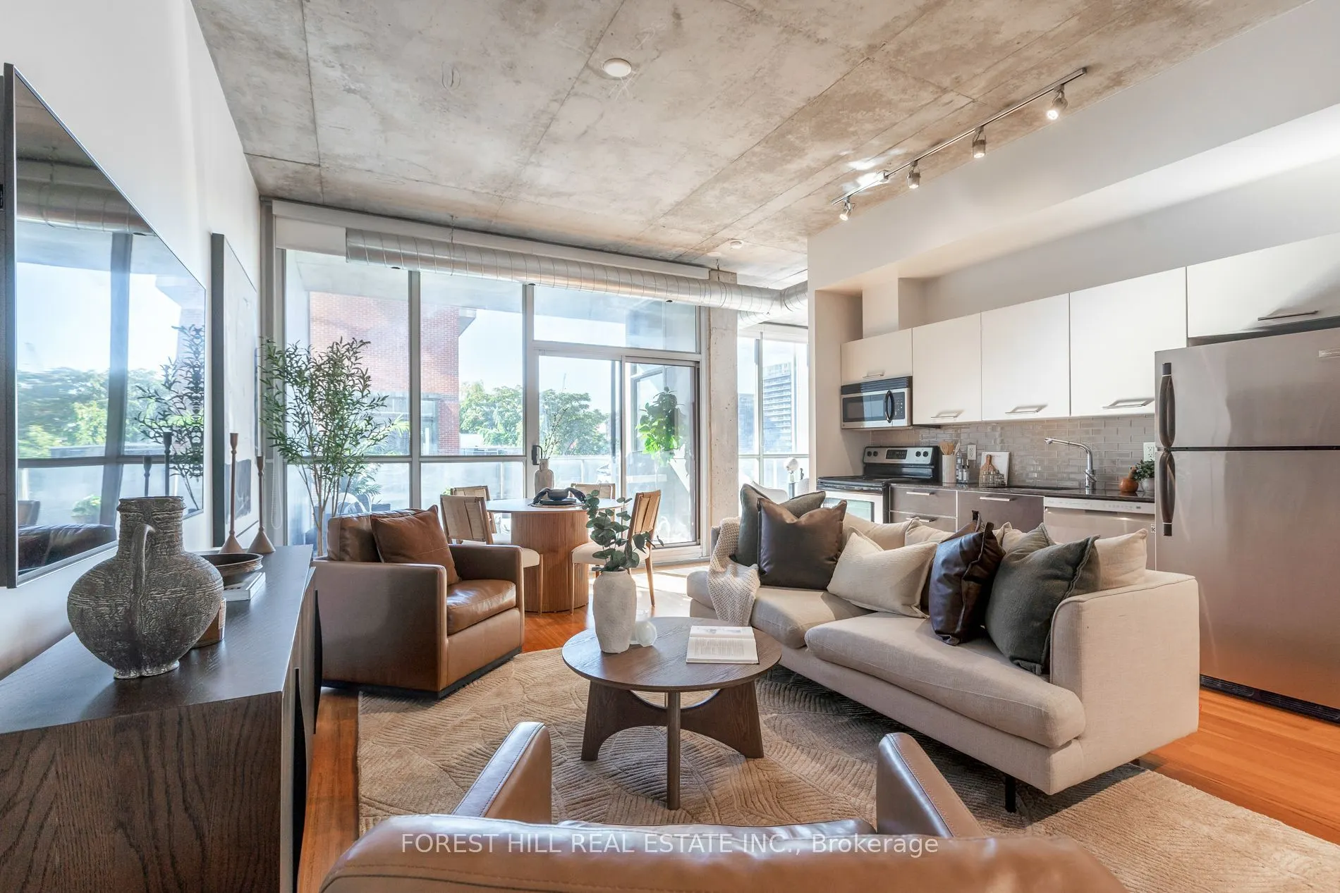 60 Bathurst Street #415