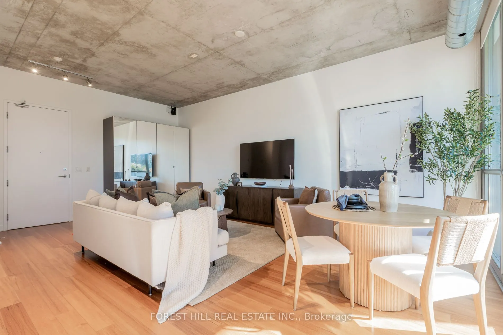 60 Bathurst Street #415