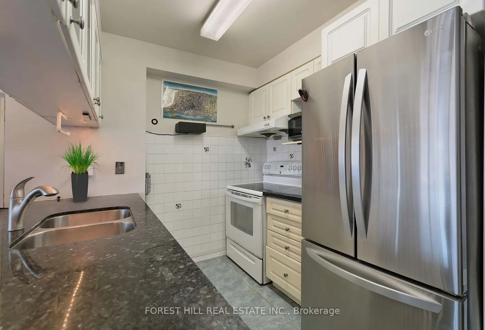 887 Bay Street #613
