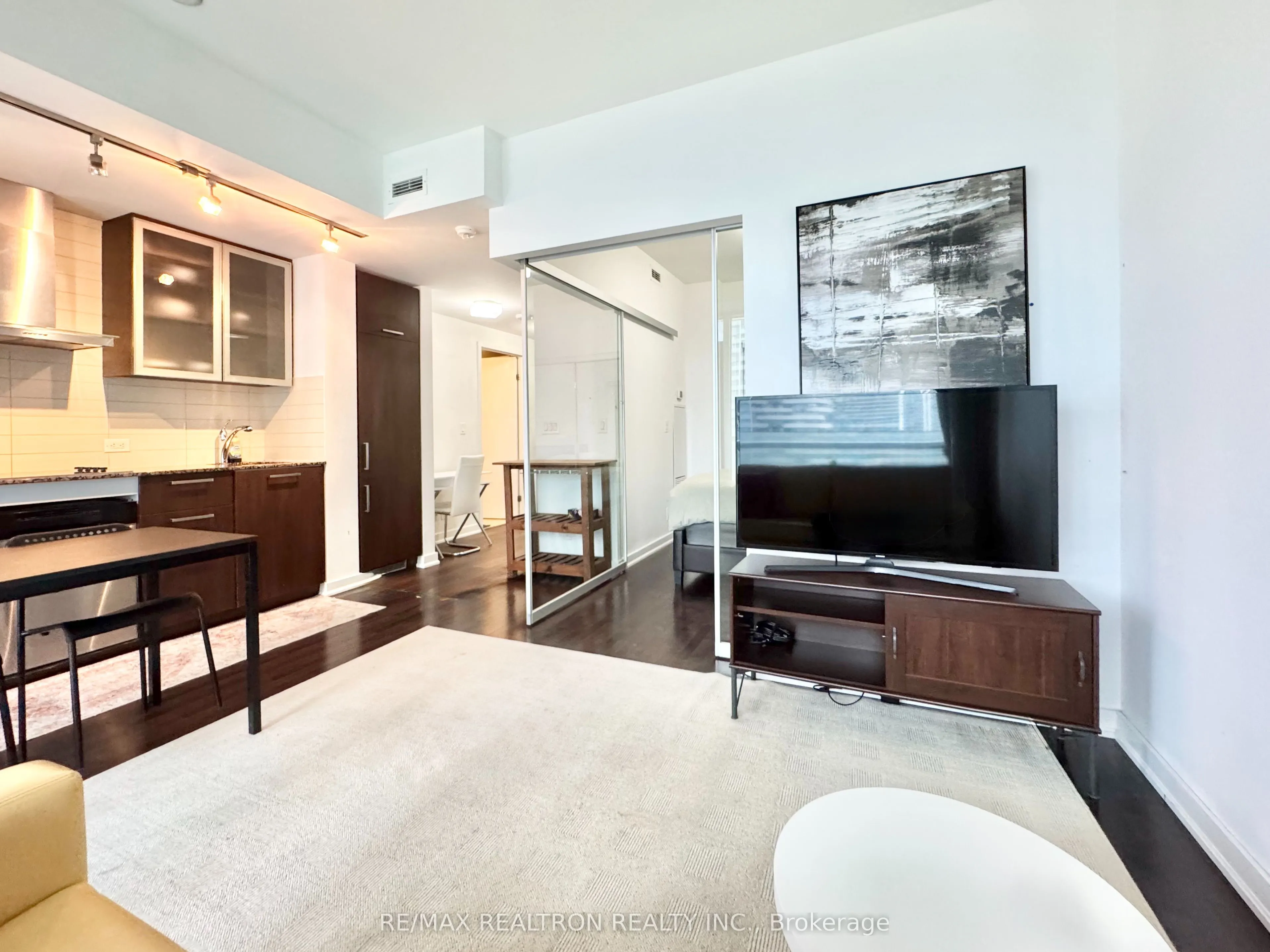 12 York Street #2201