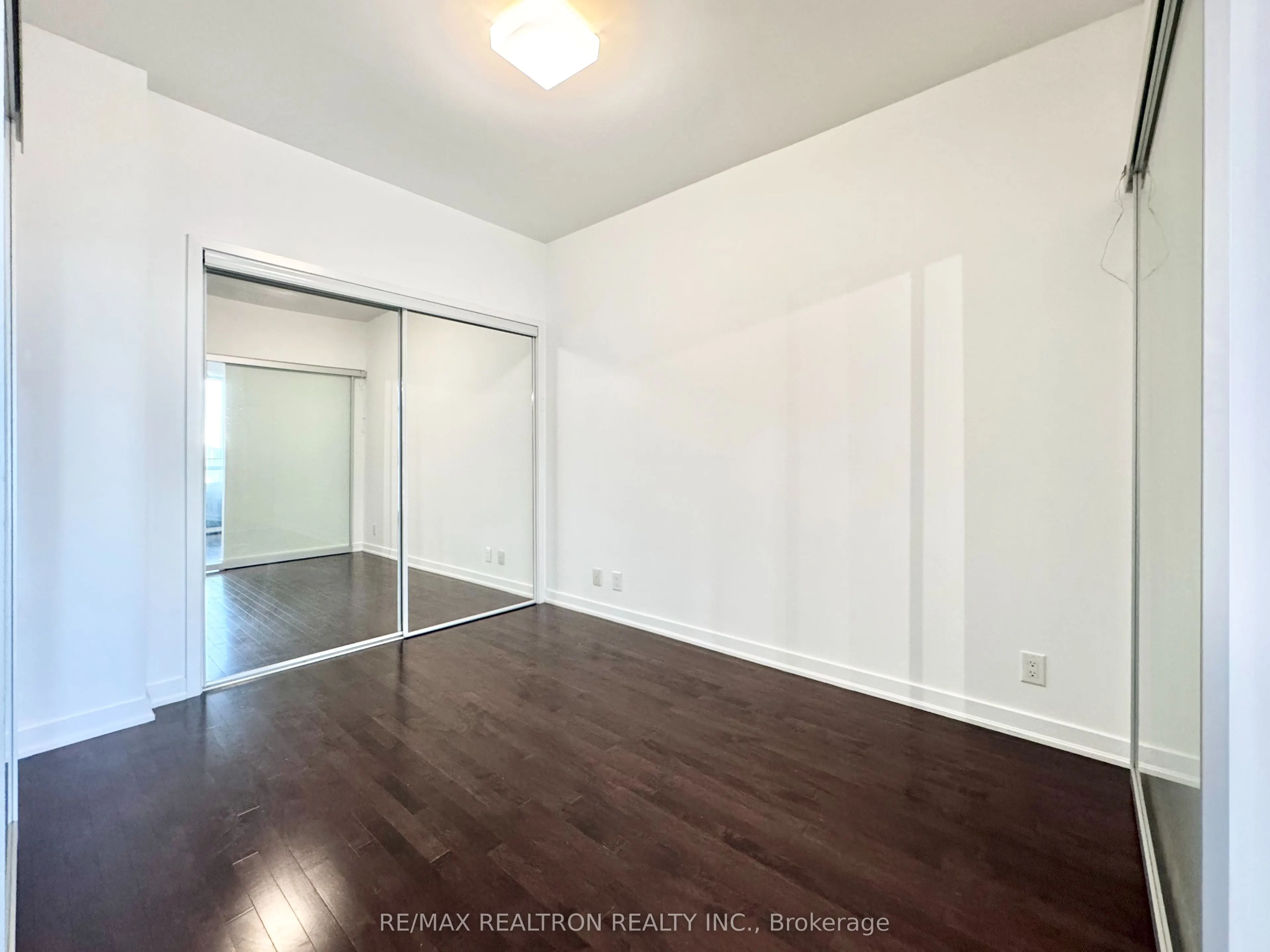 12 York Street #2201