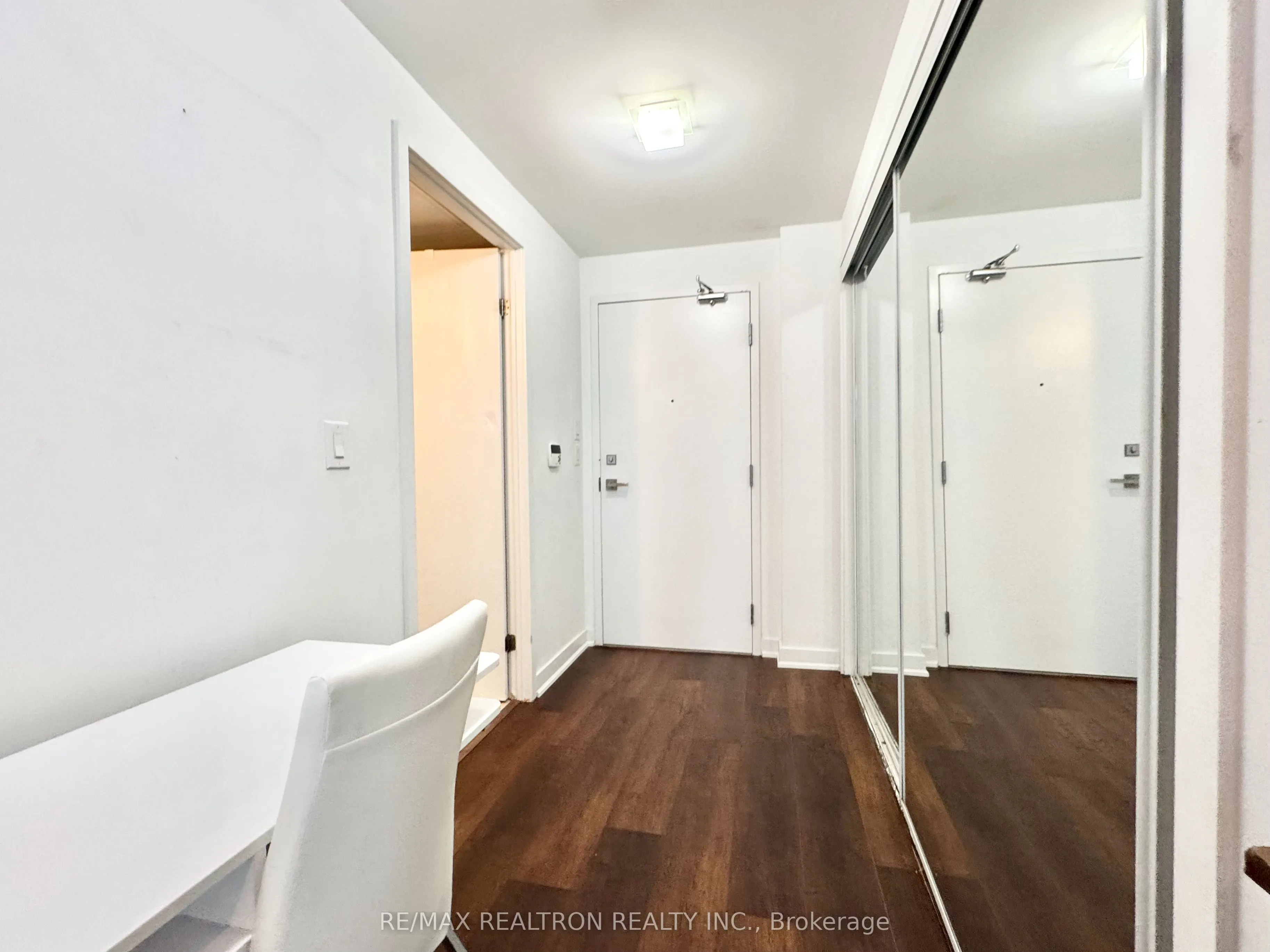 12 York Street #2201
