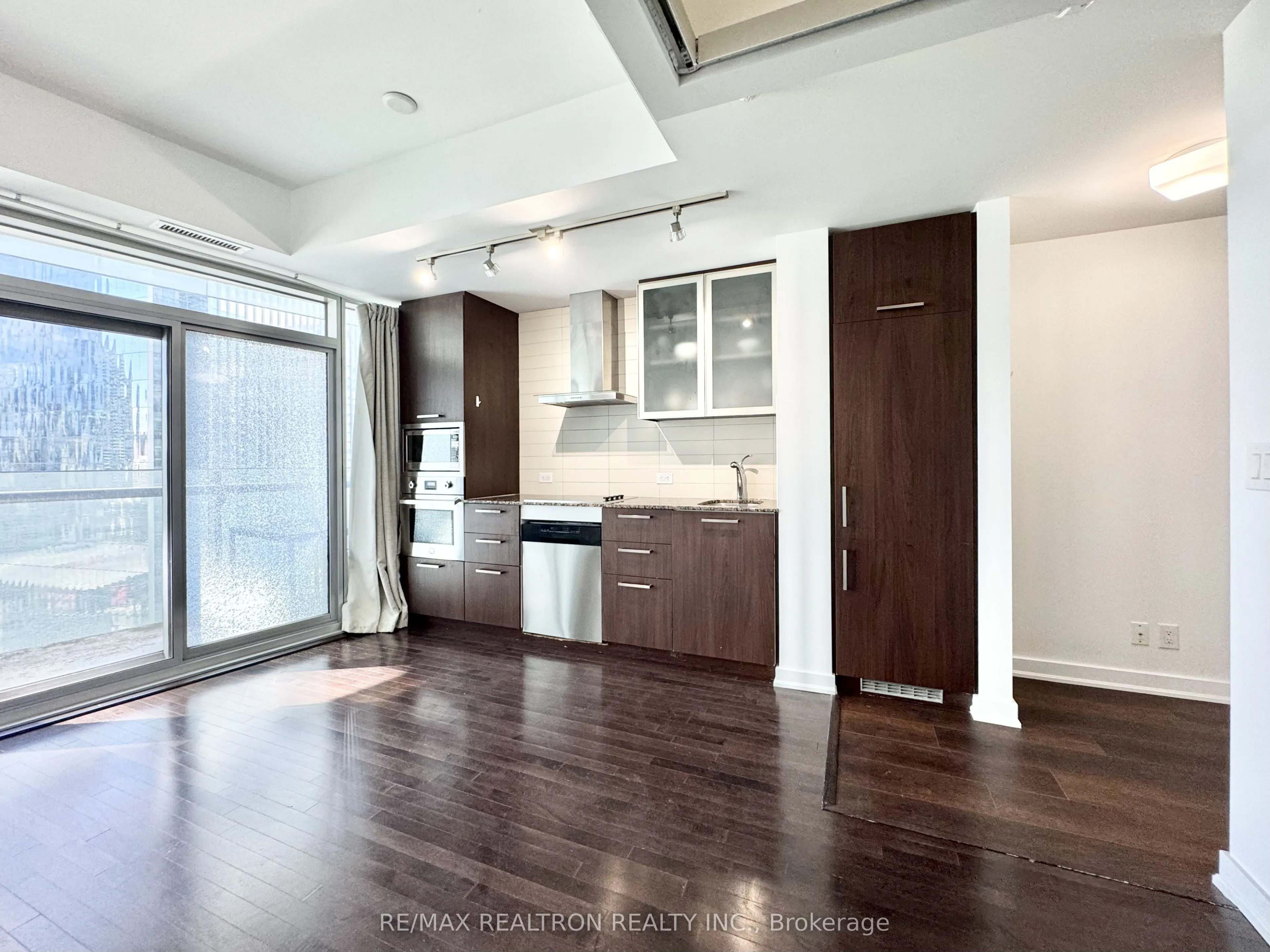 12 York Street #2201