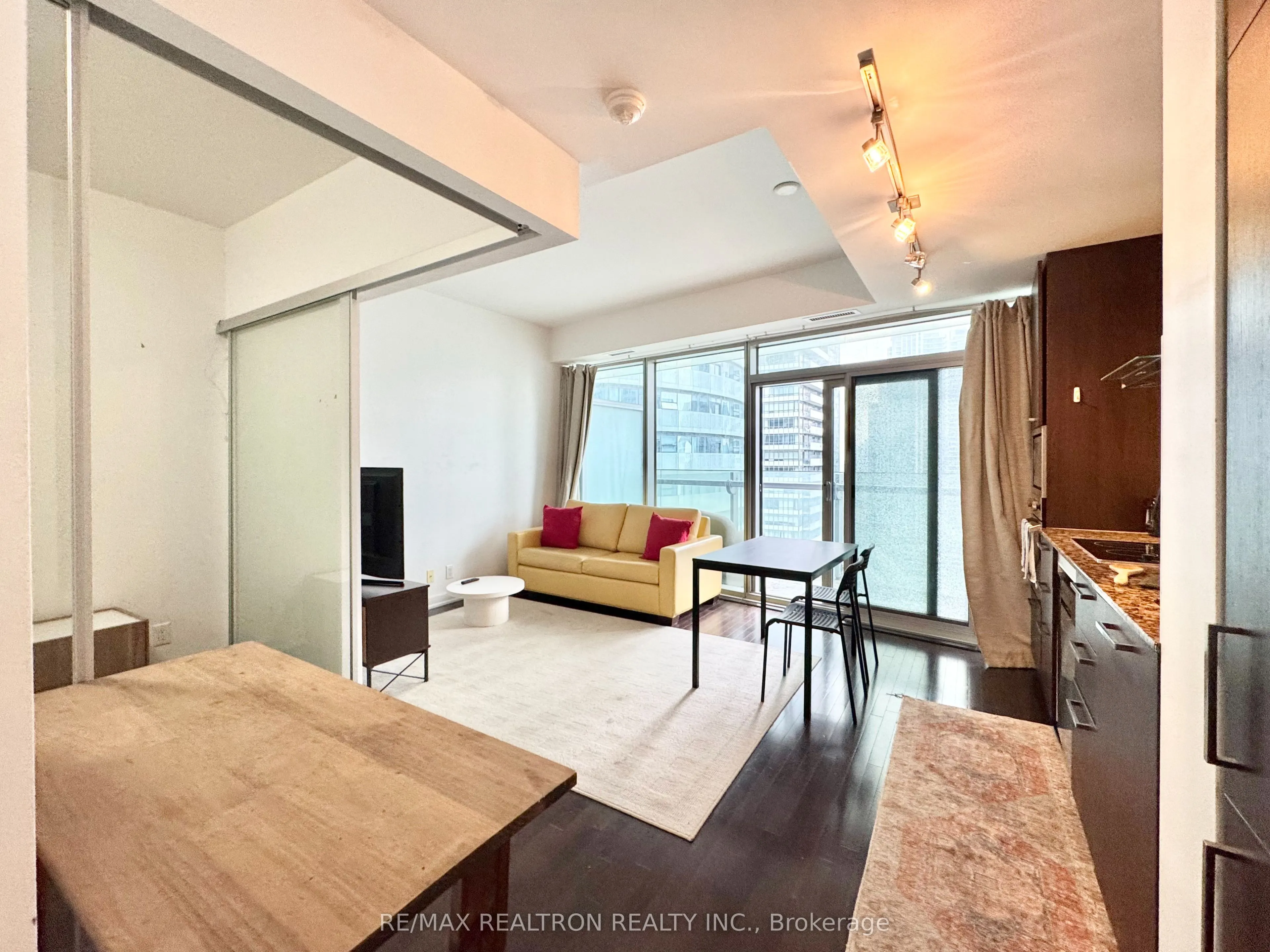12 York Street #2201