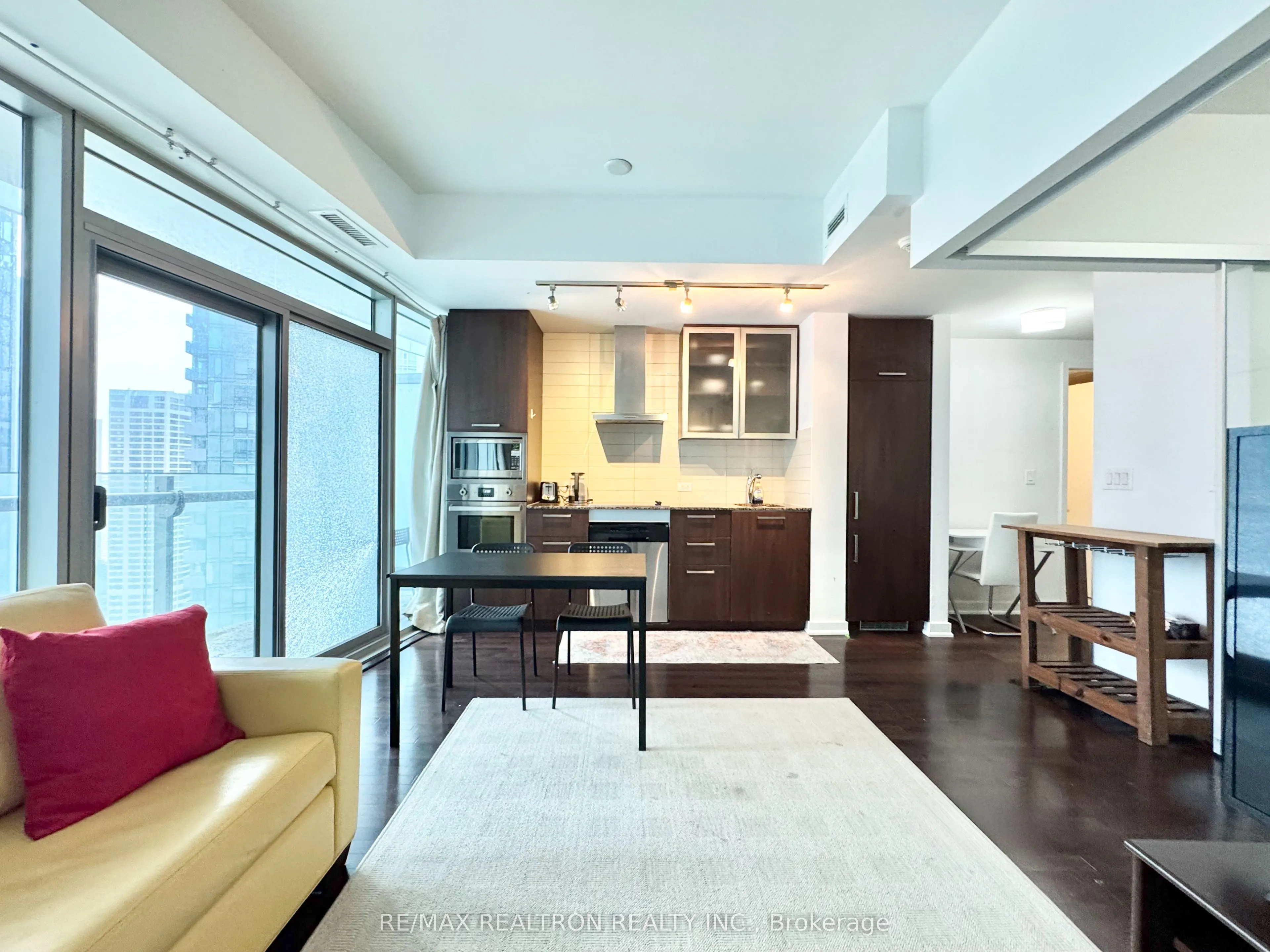 12 York Street #2201