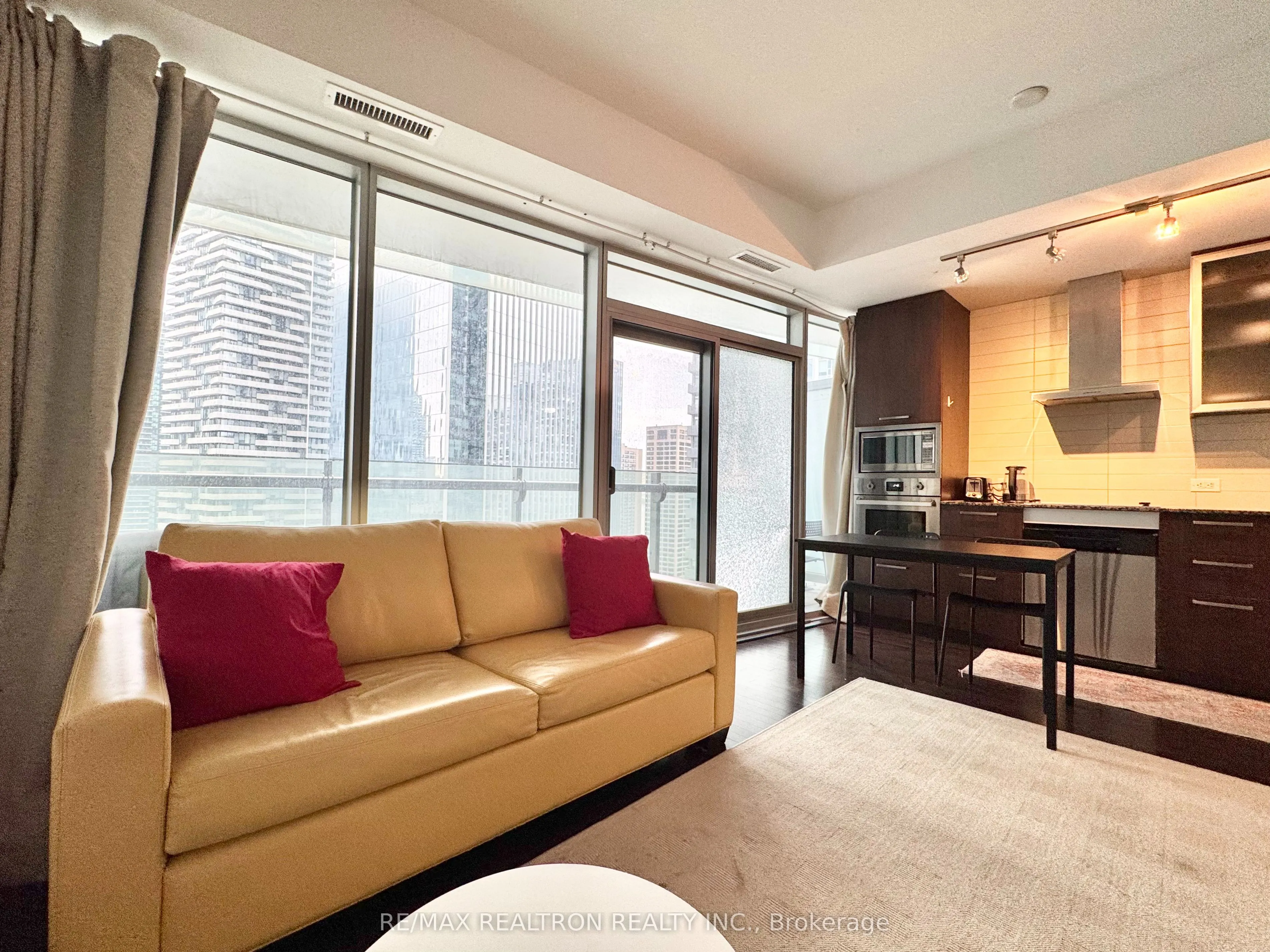 12 York Street #2201