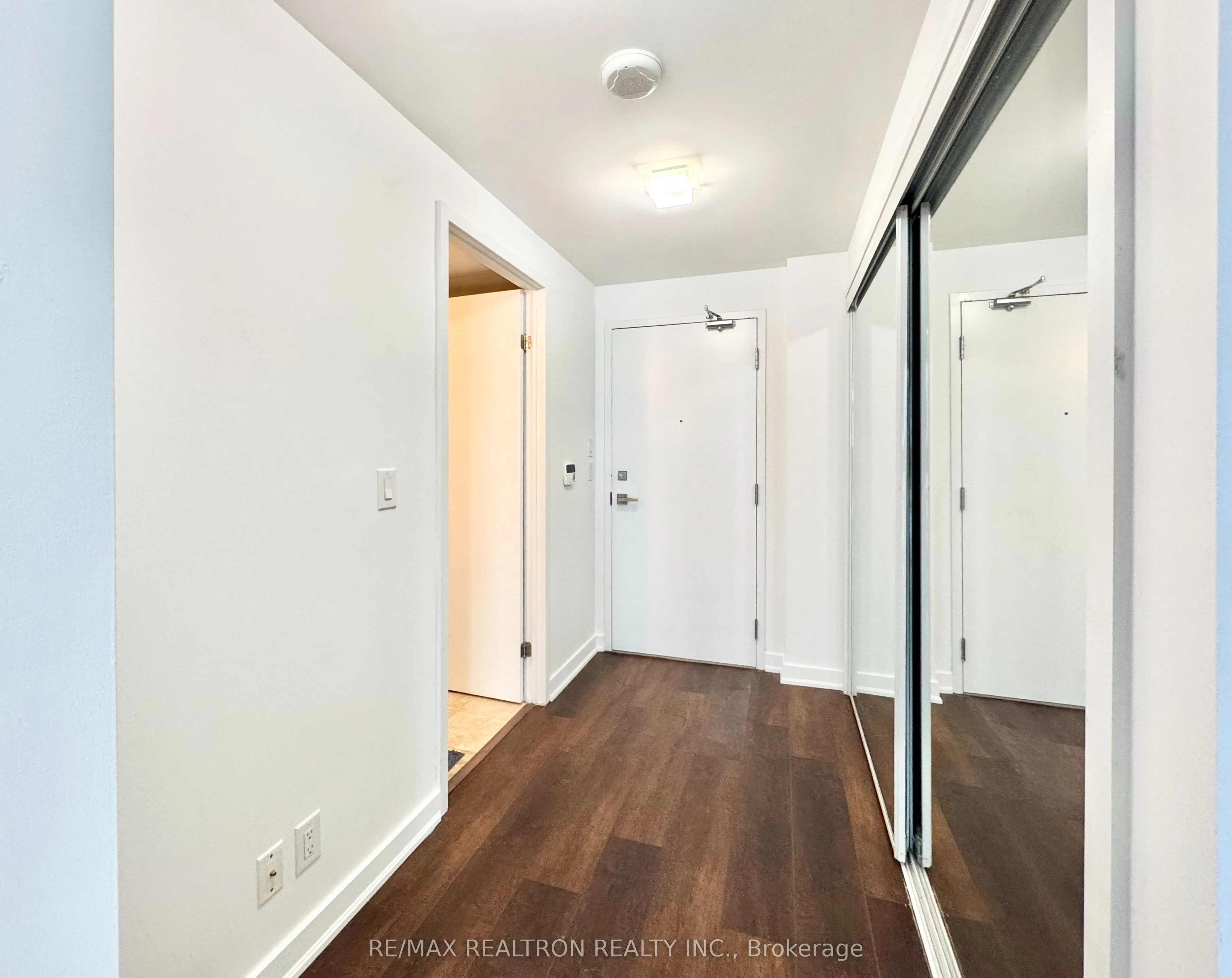 12 York Street #2201