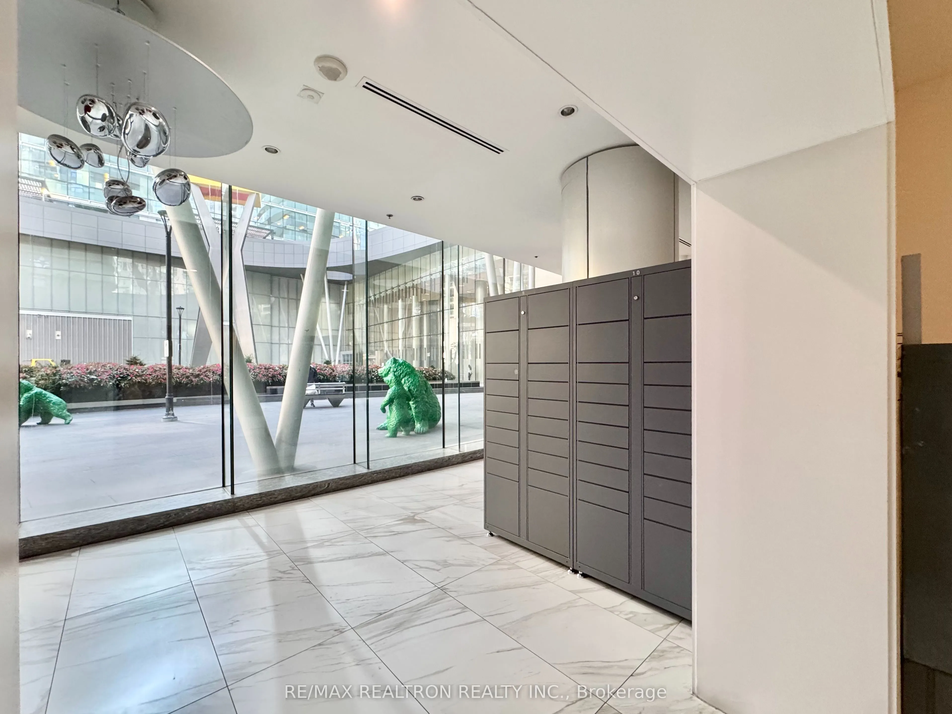 12 York Street #2201