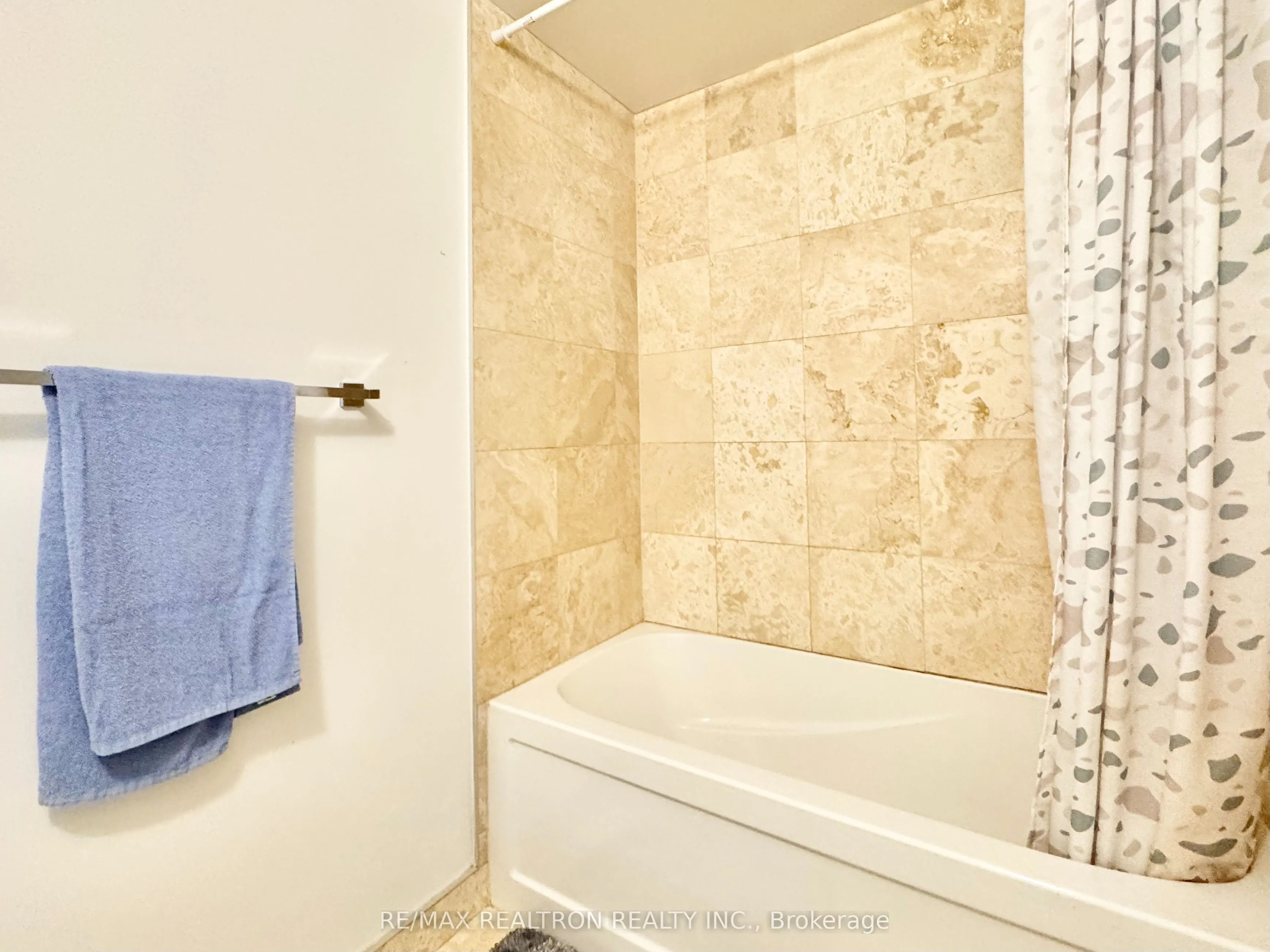 12 York Street #2201