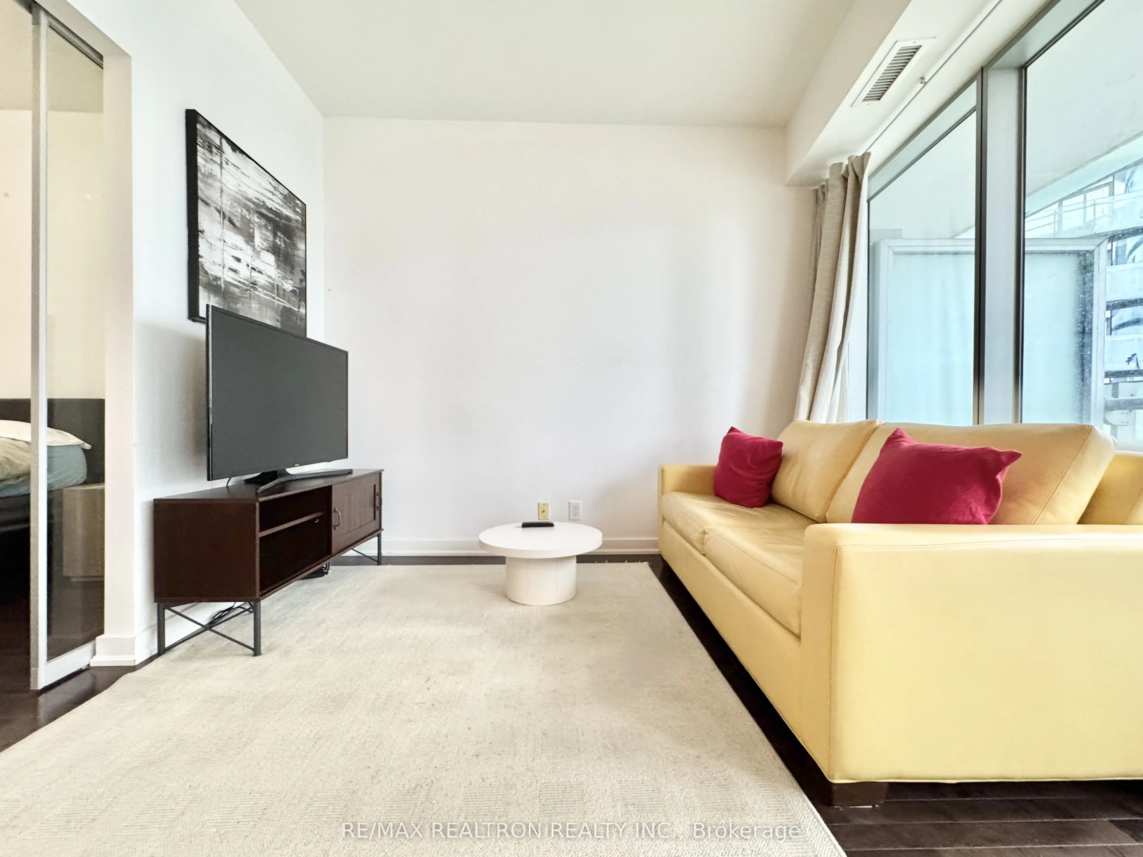 12 York Street #2201