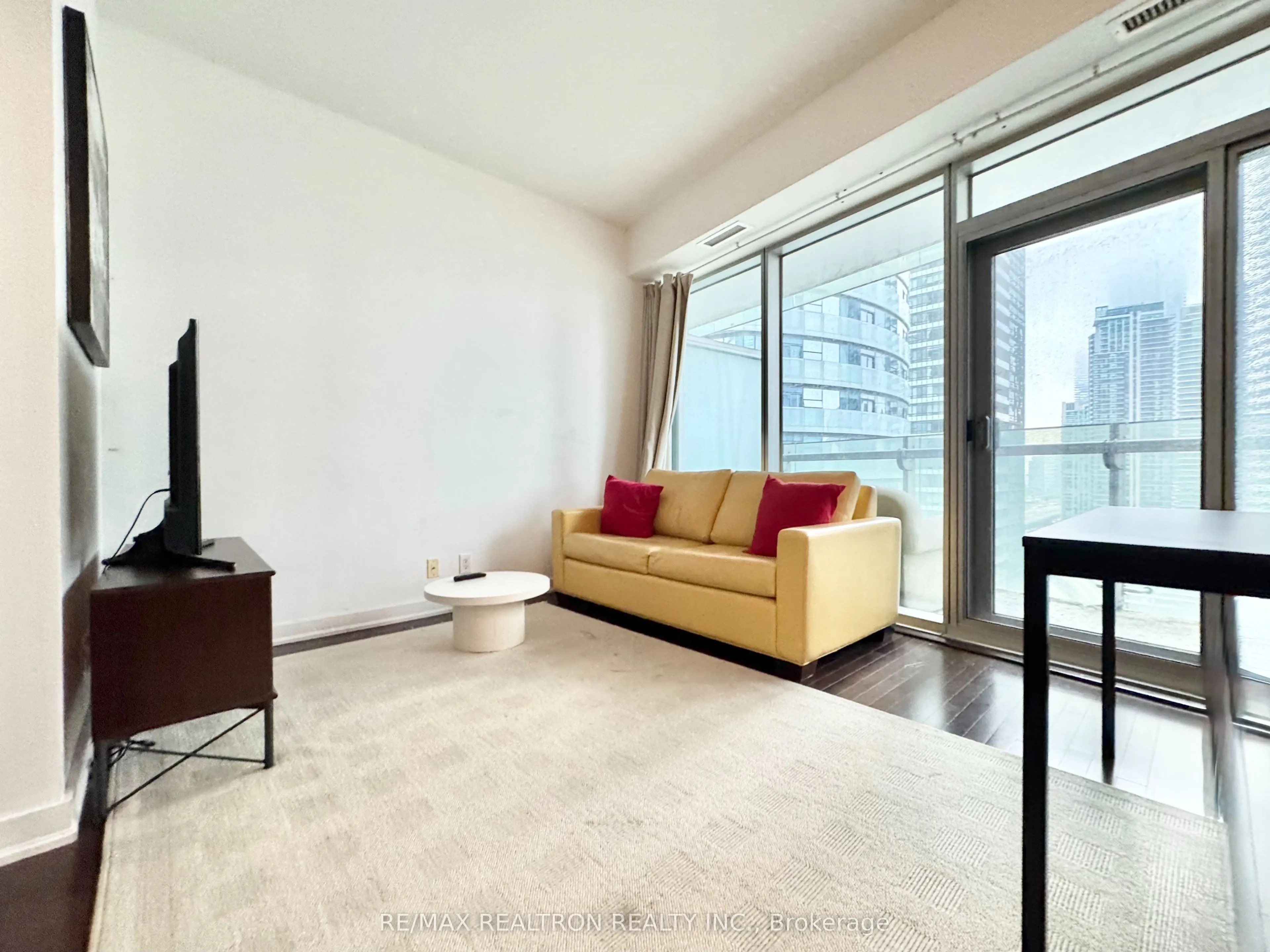 12 York Street #2201