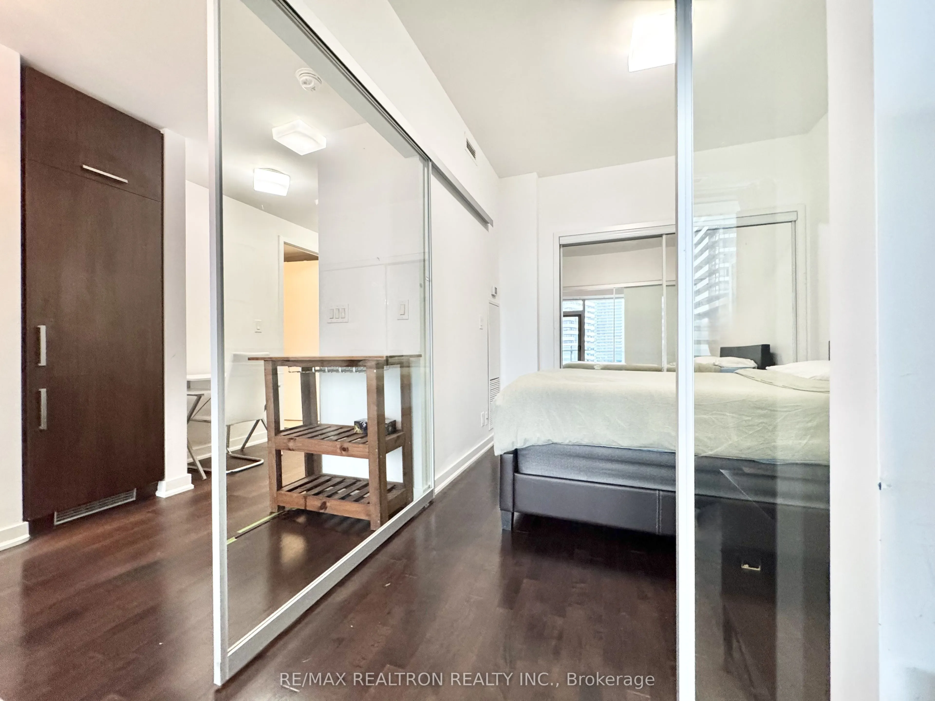 12 York Street #2201