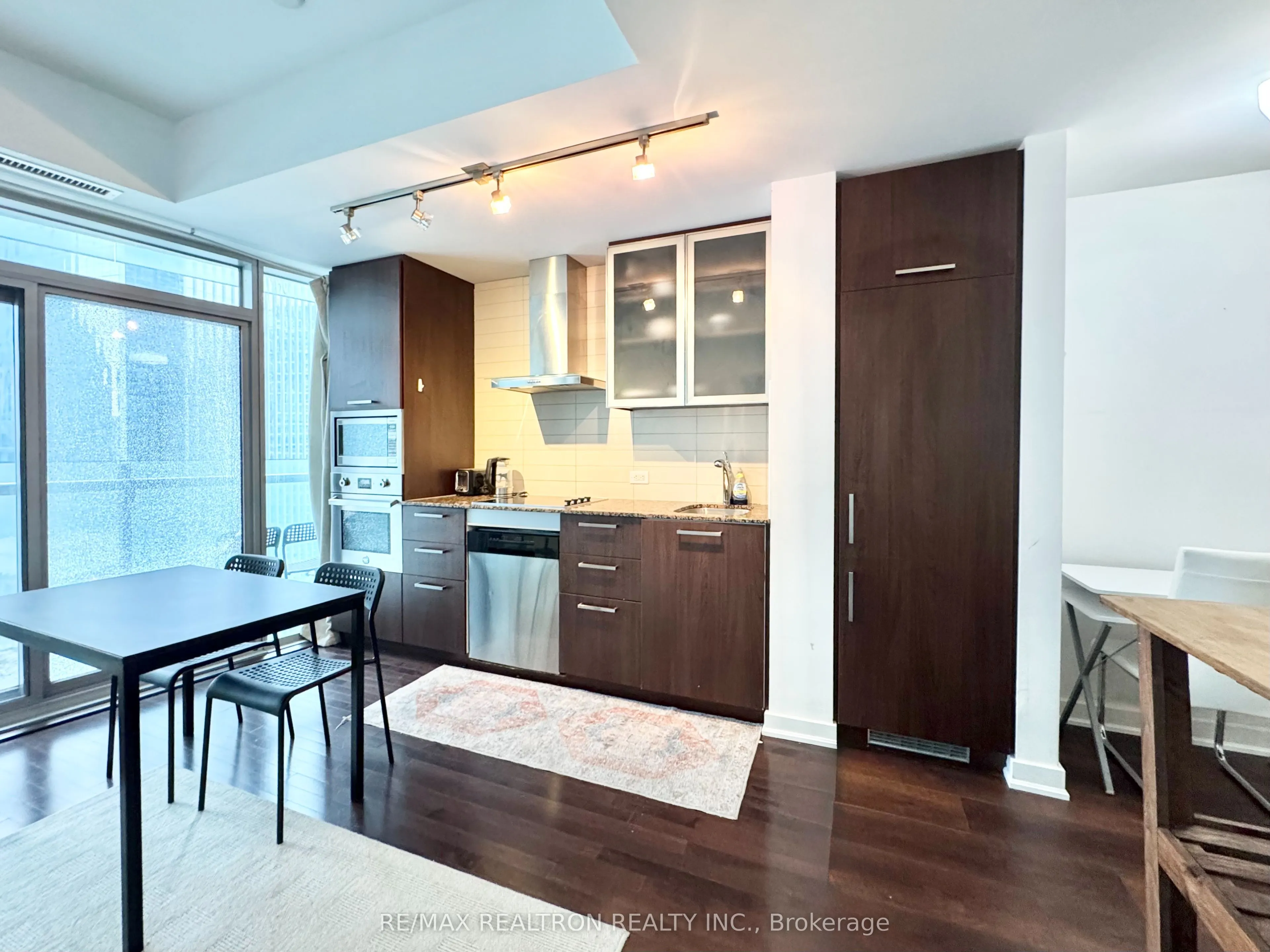 12 York Street #2201