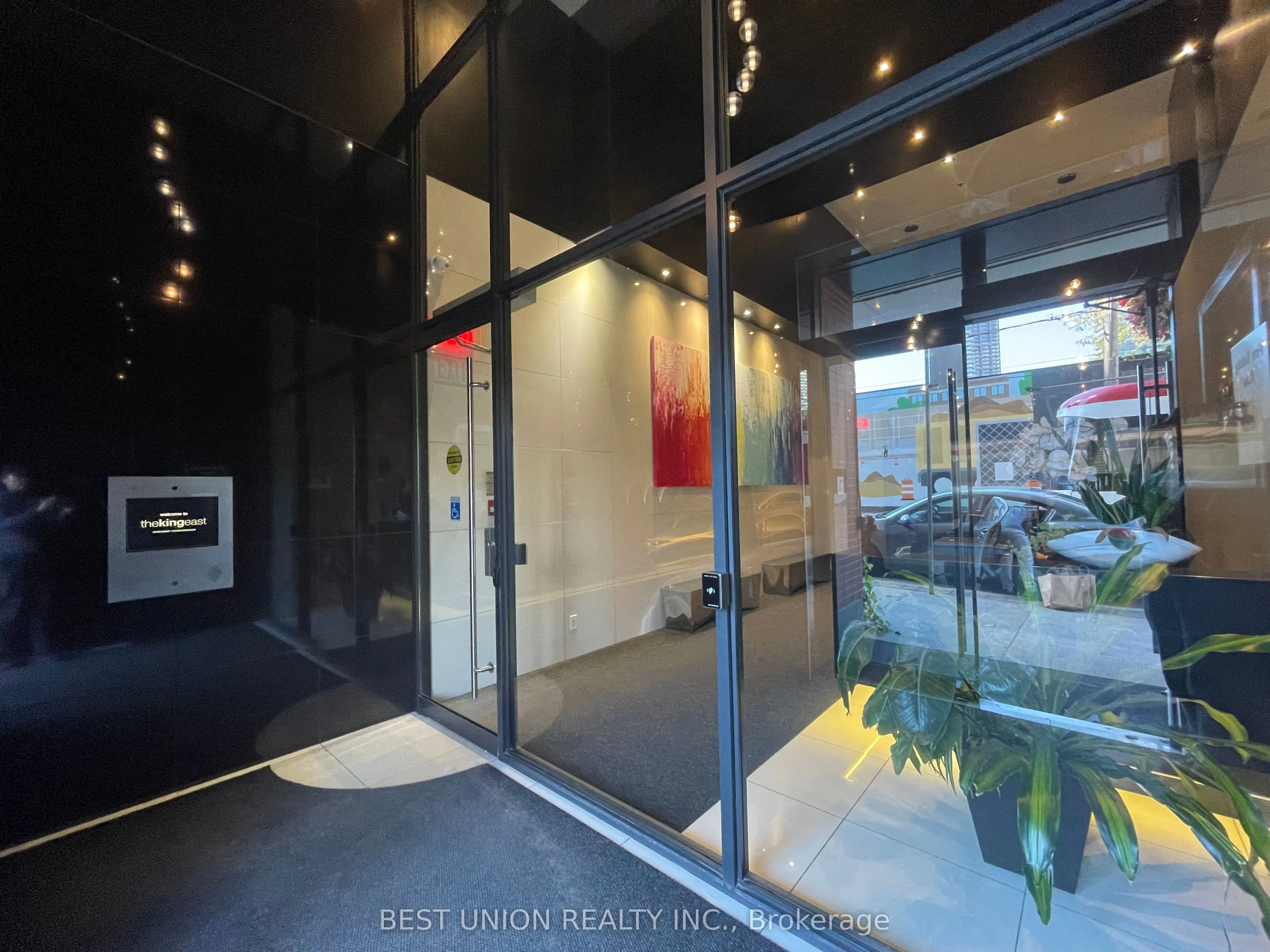 318 King Street E #1313