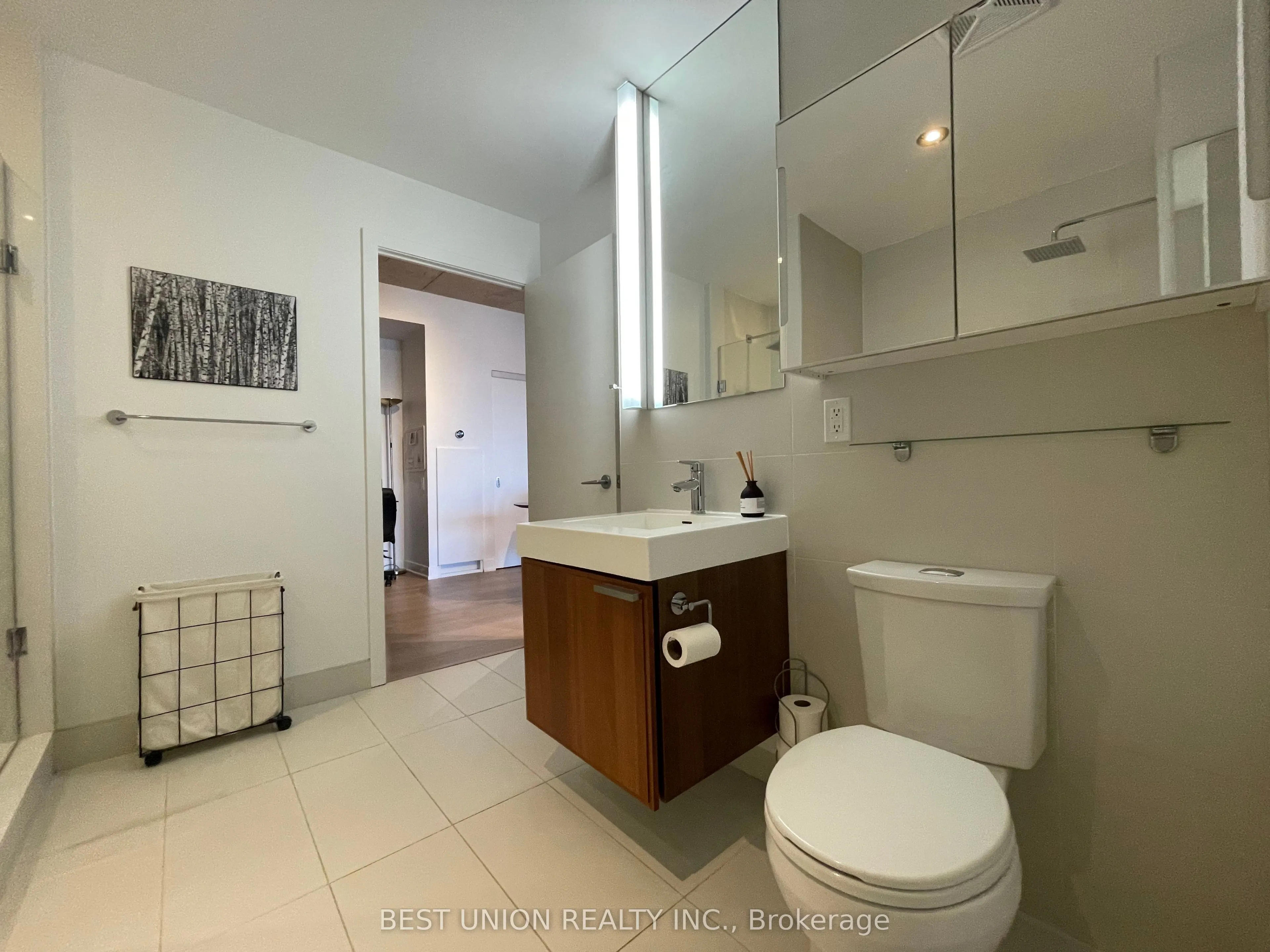 318 King Street E #1313