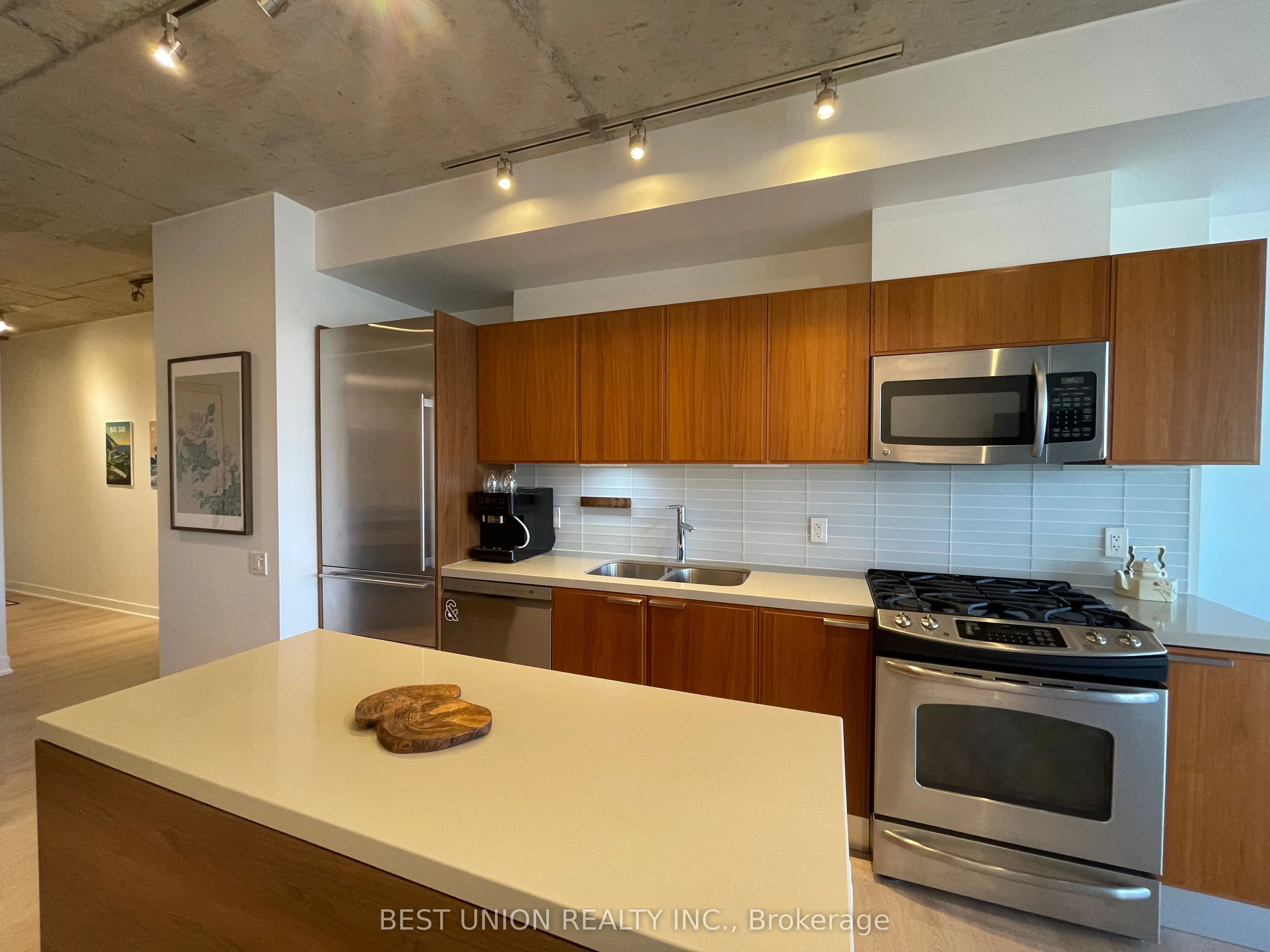 318 King Street E #1313