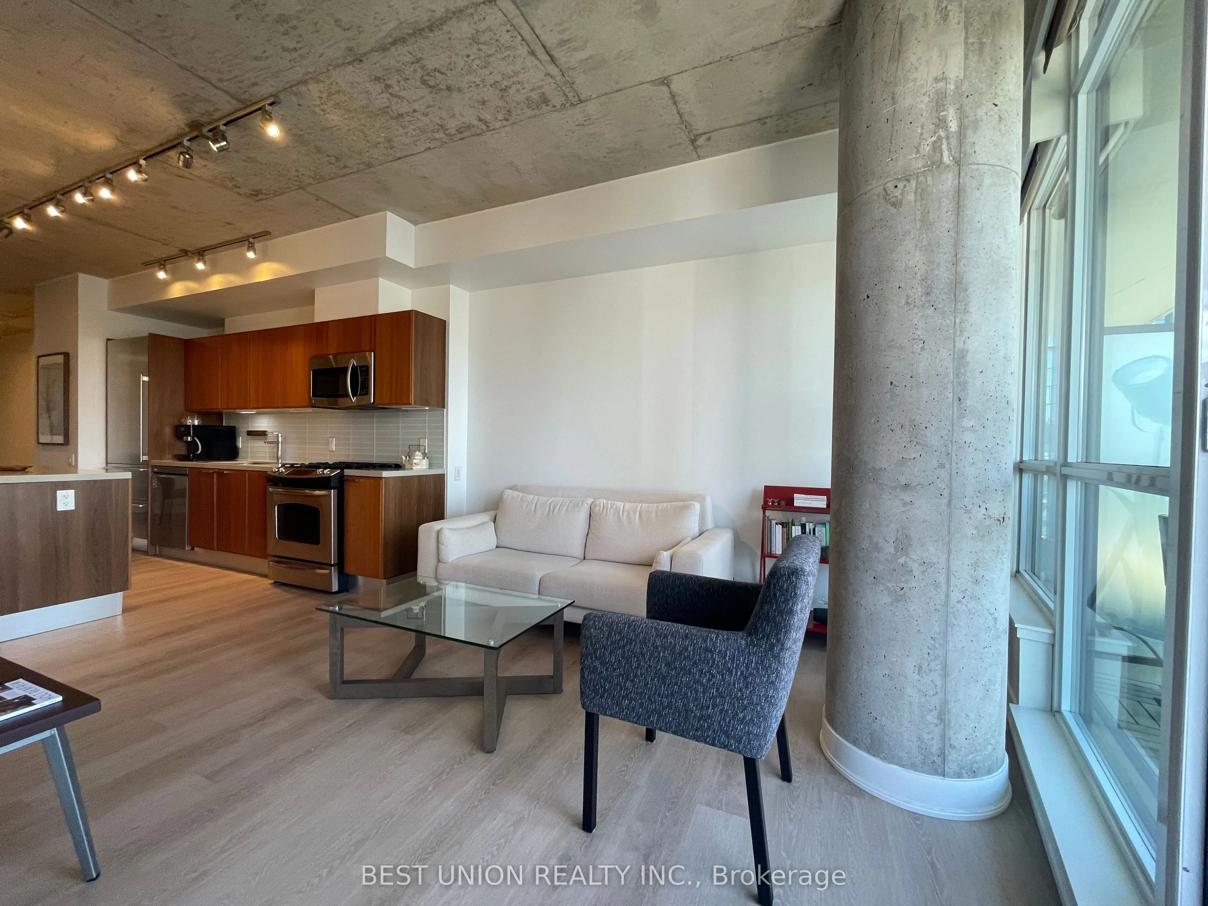 318 King Street E #1313