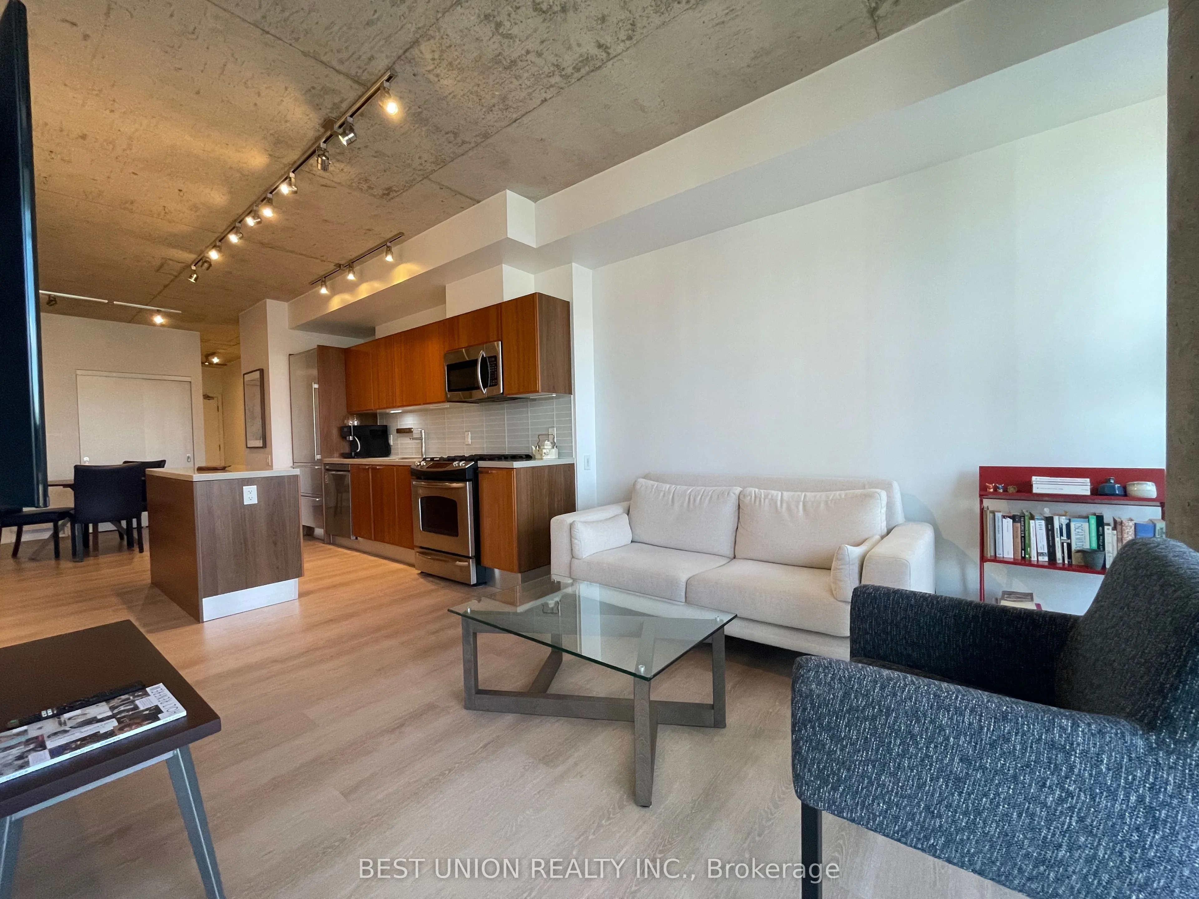 318 King Street E #1313
