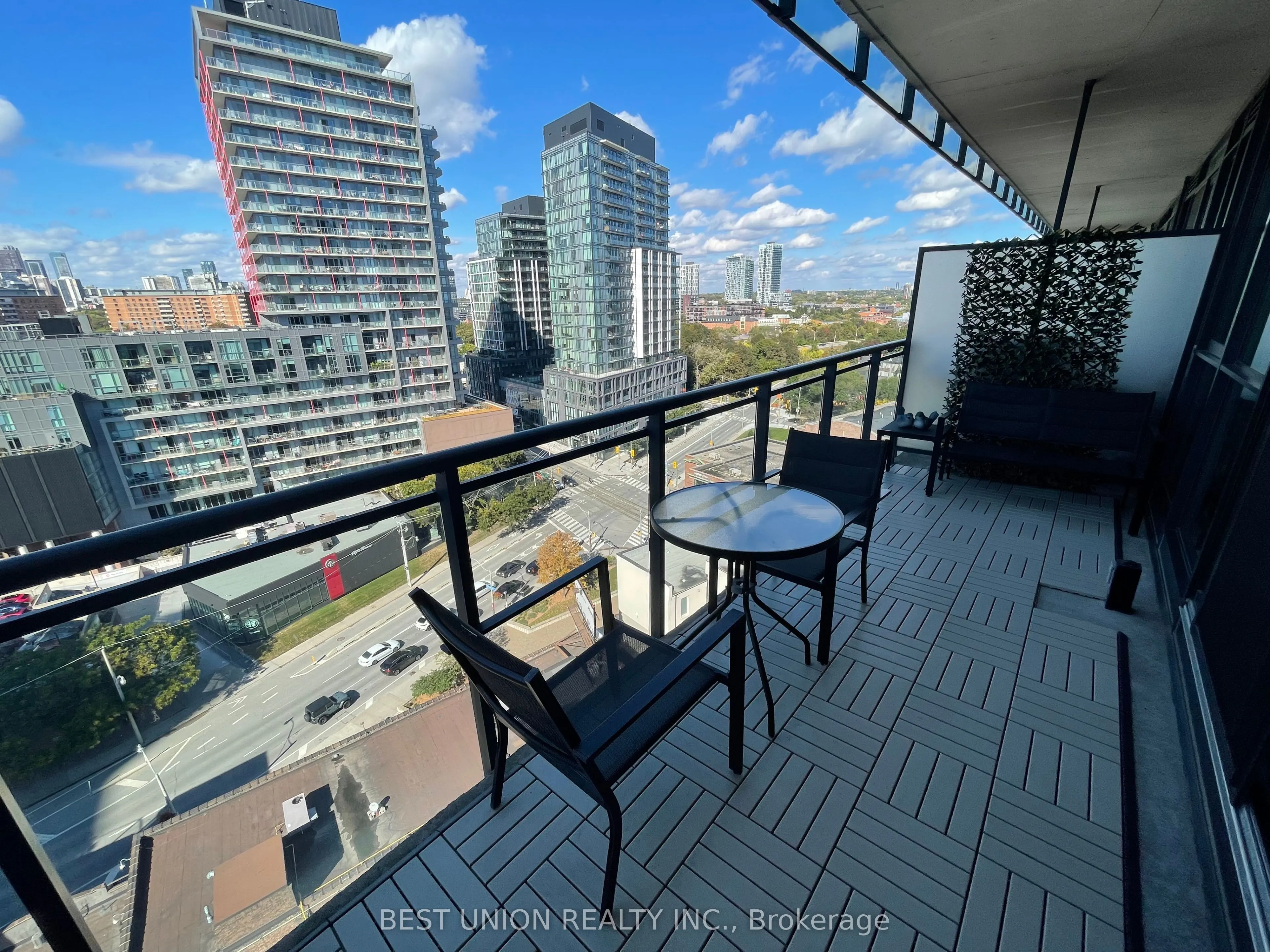 318 King Street E #1313