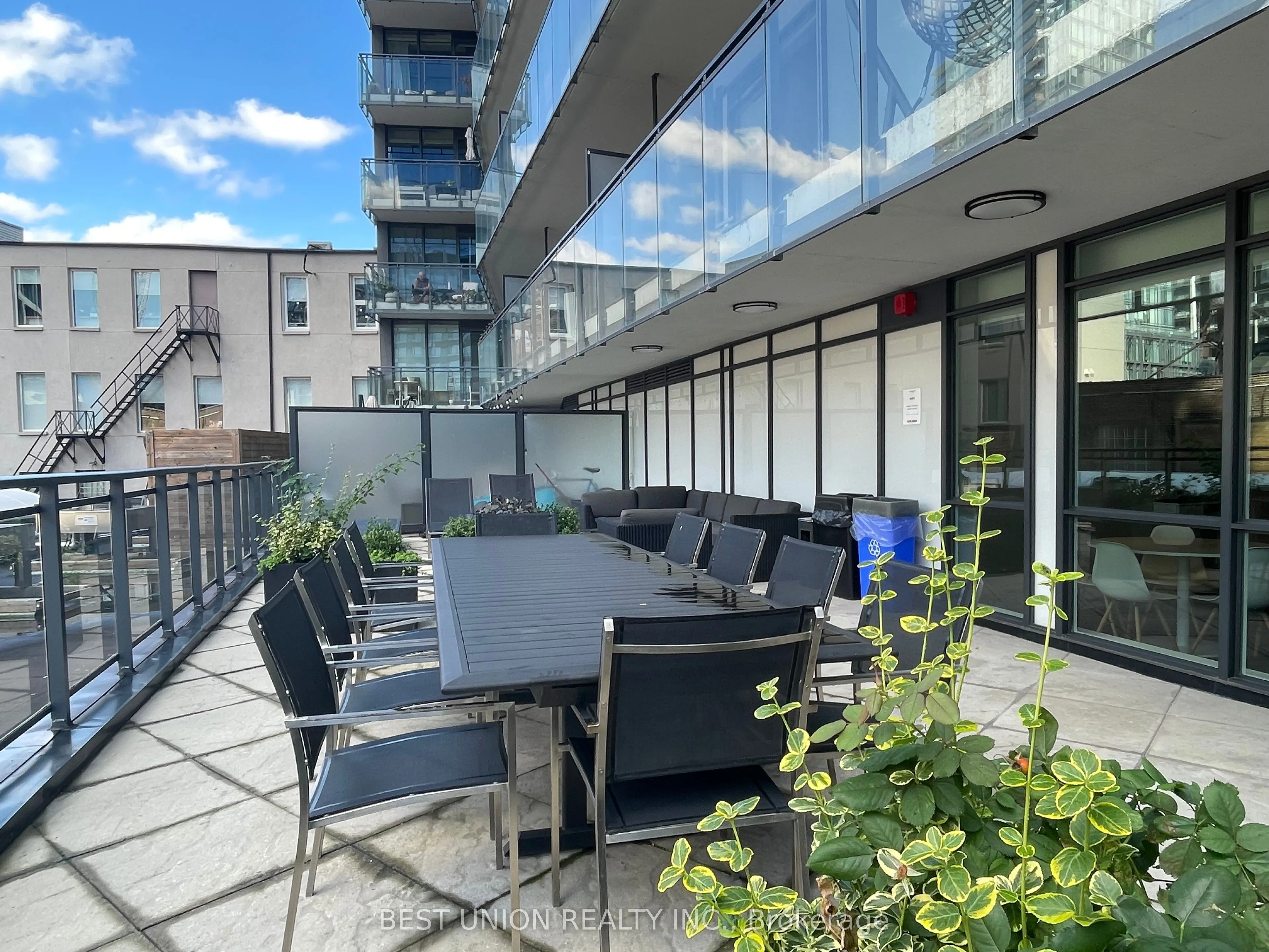 318 King Street E #1313