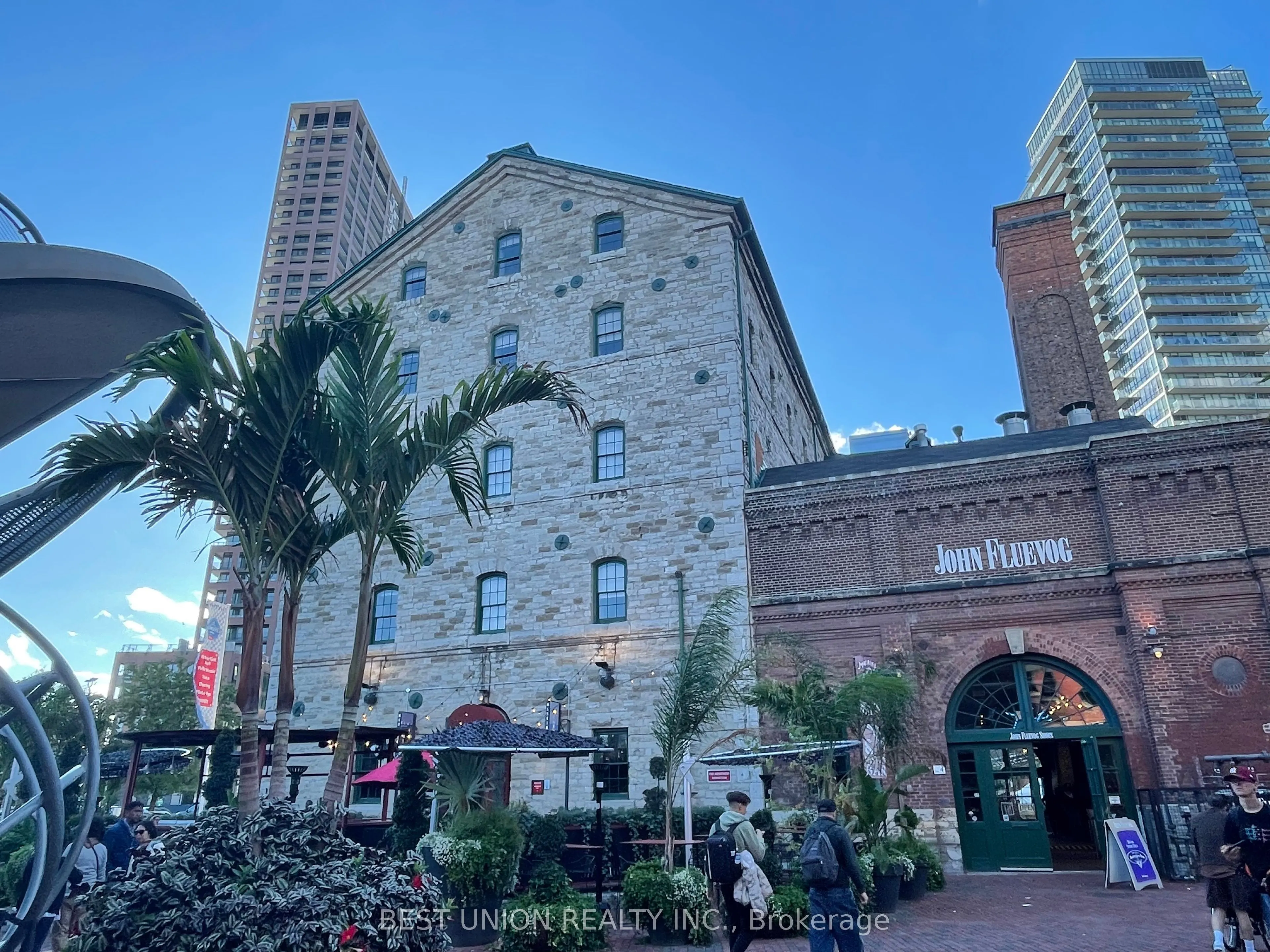 318 King Street E #1313