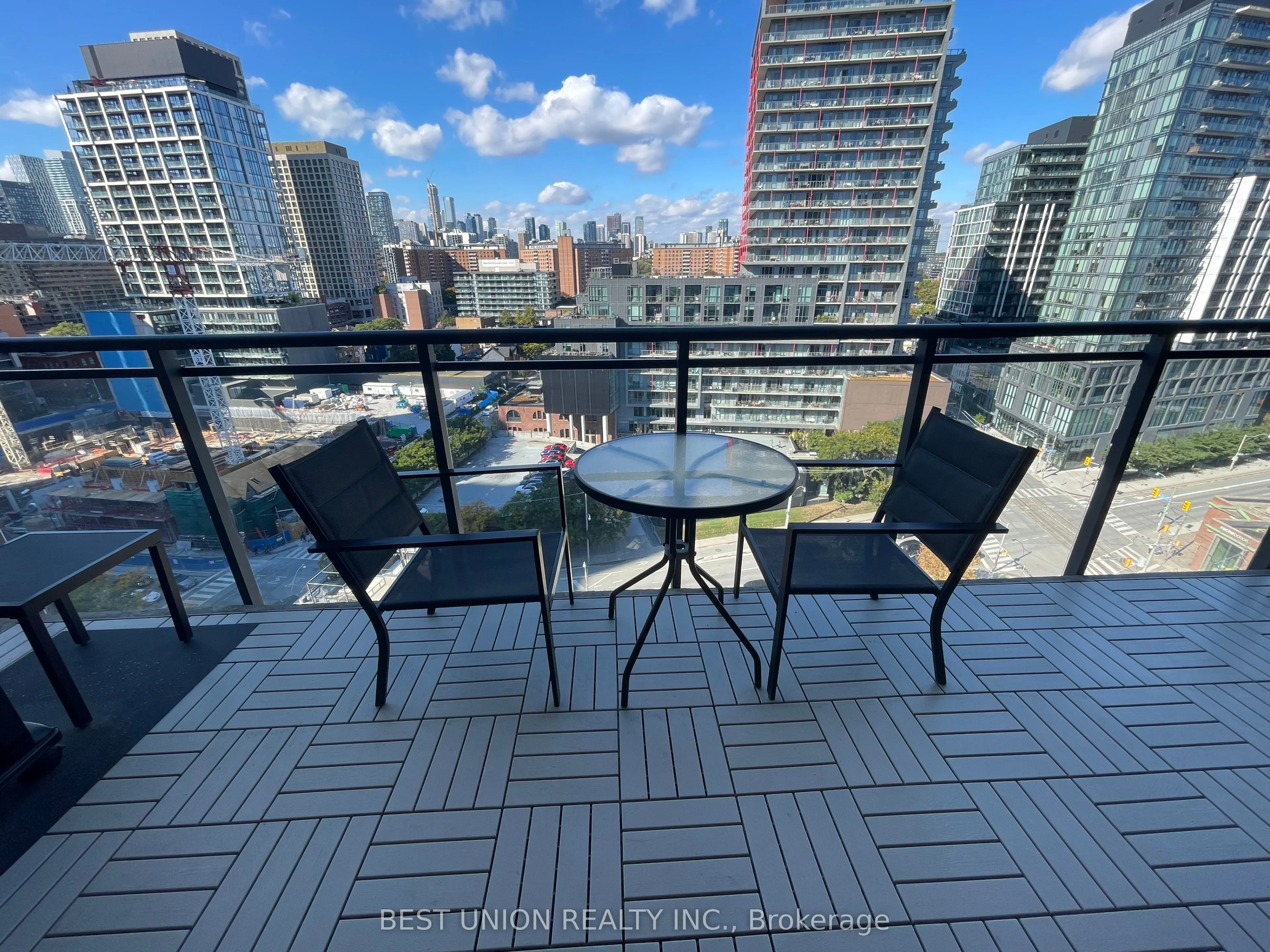 318 King Street E #1313