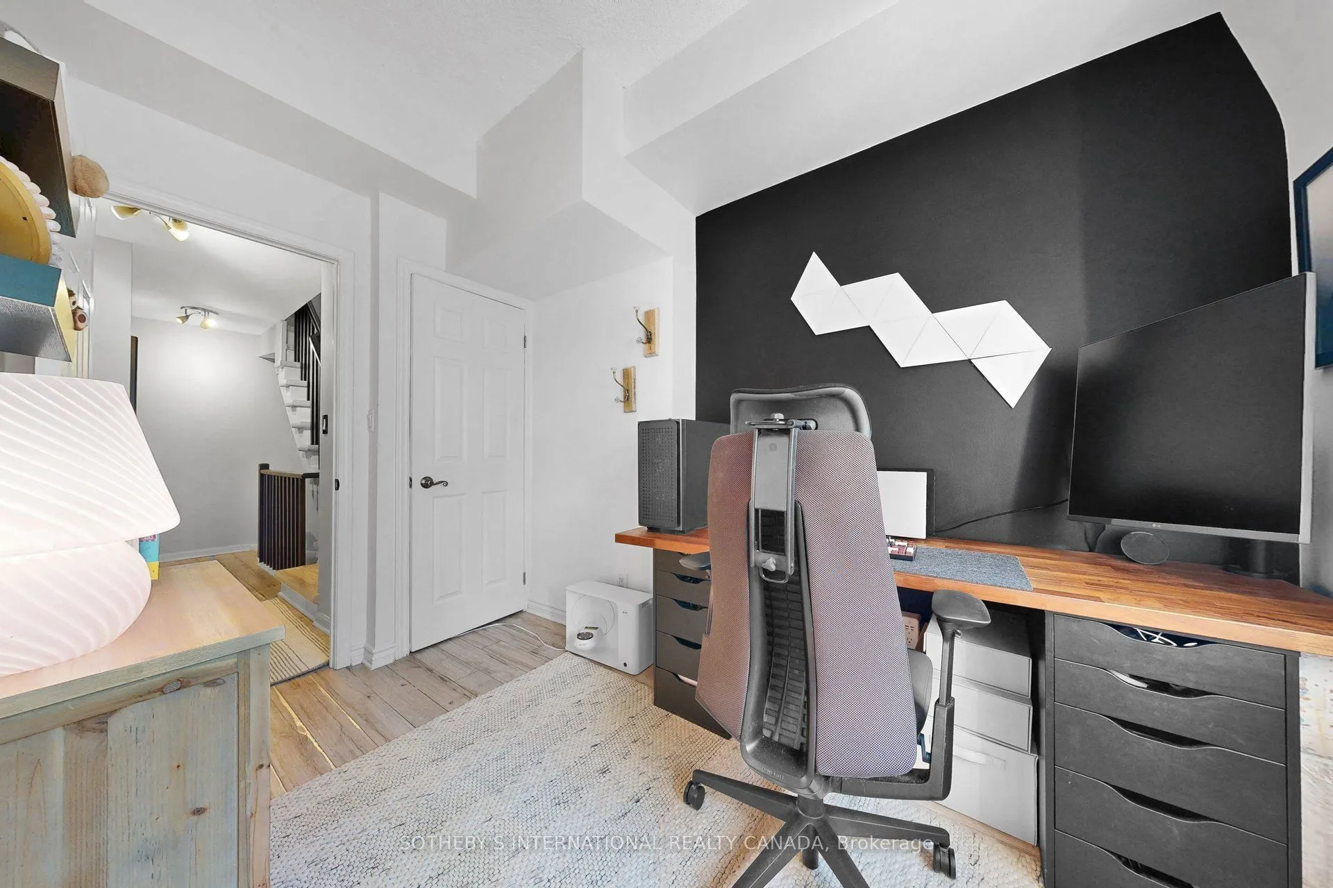 32 Stadium Road #377