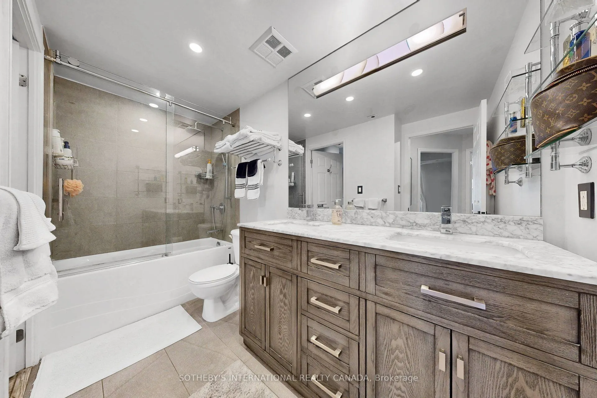 32 Stadium Road #377