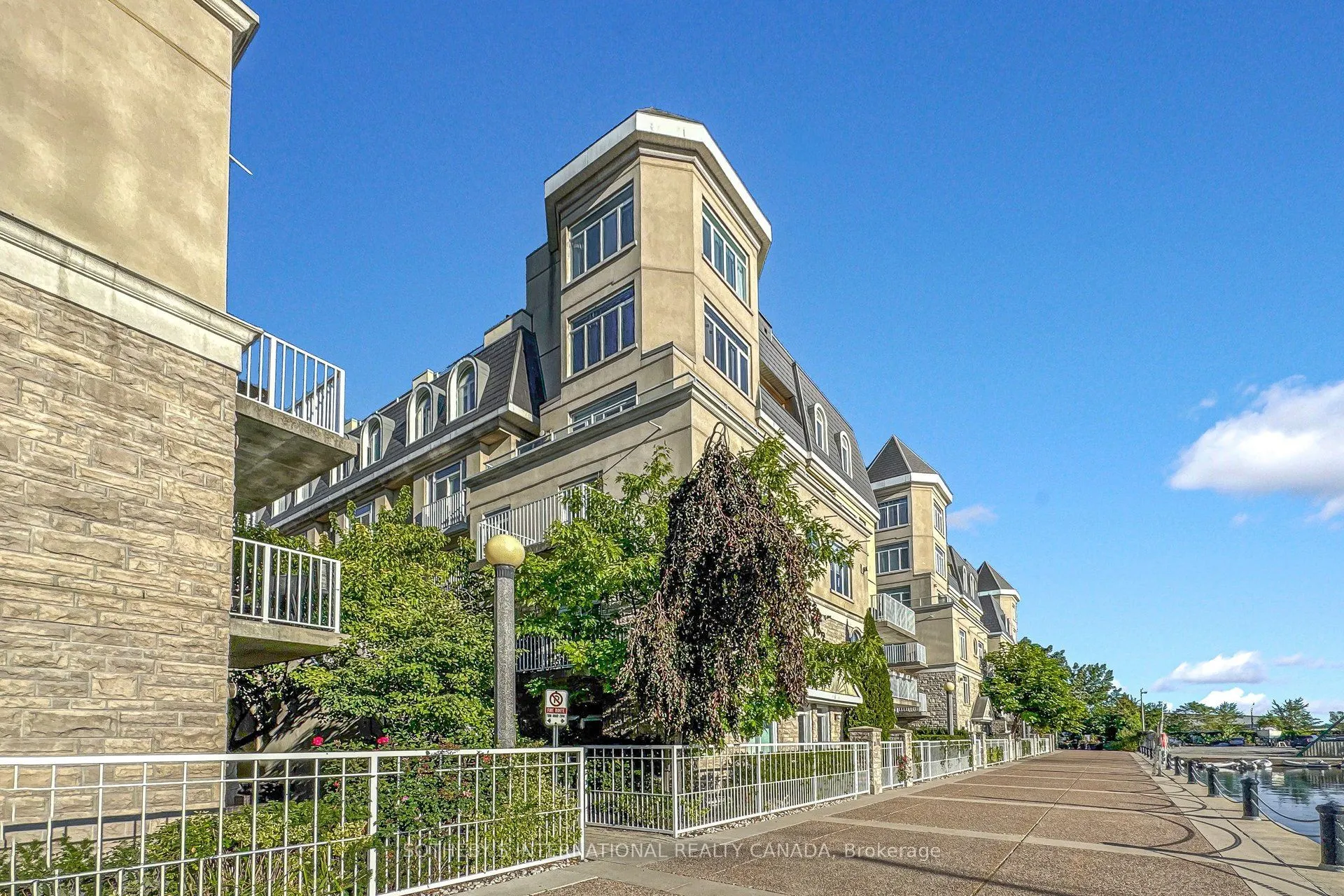 32 Stadium Road #377