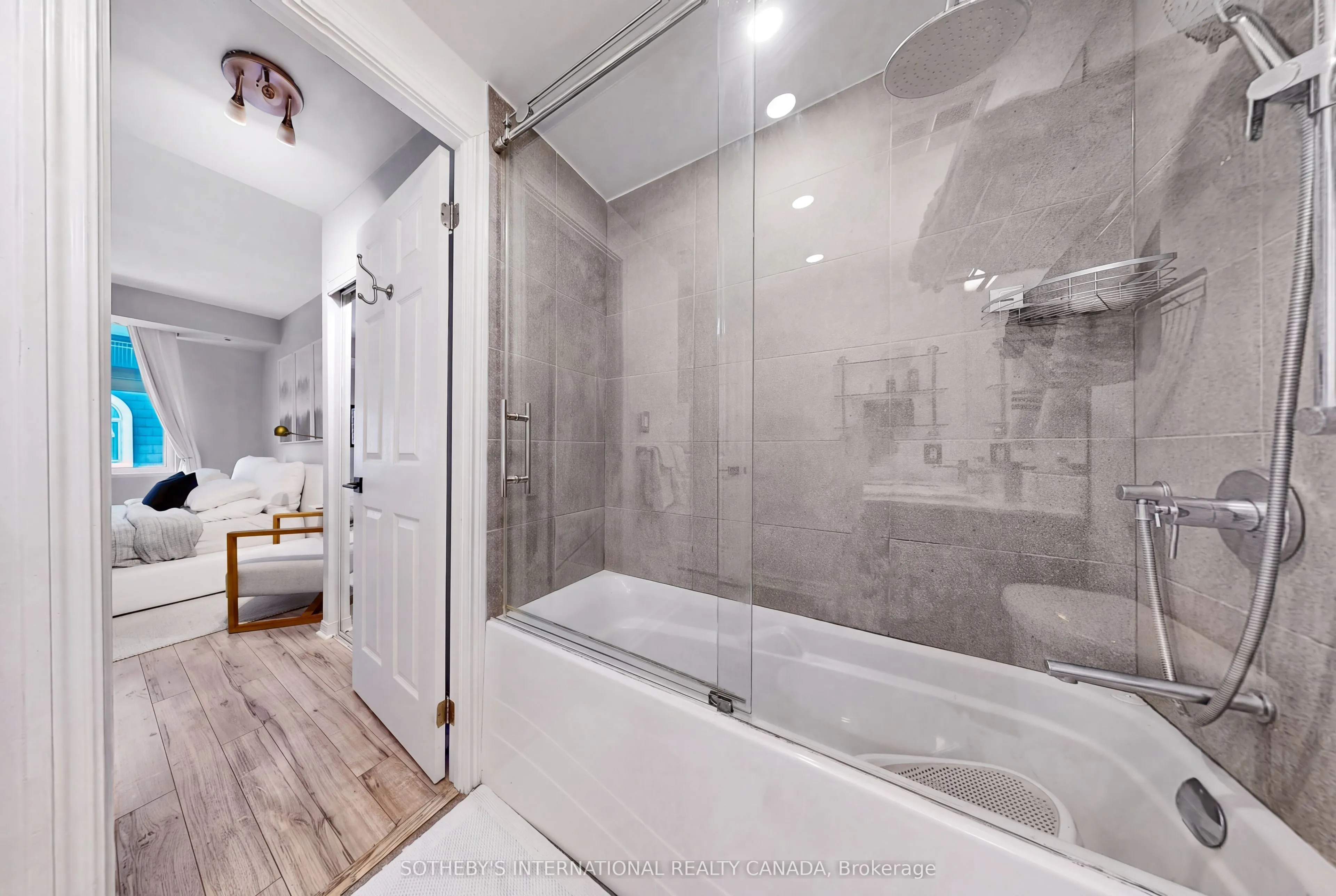32 Stadium Road #377