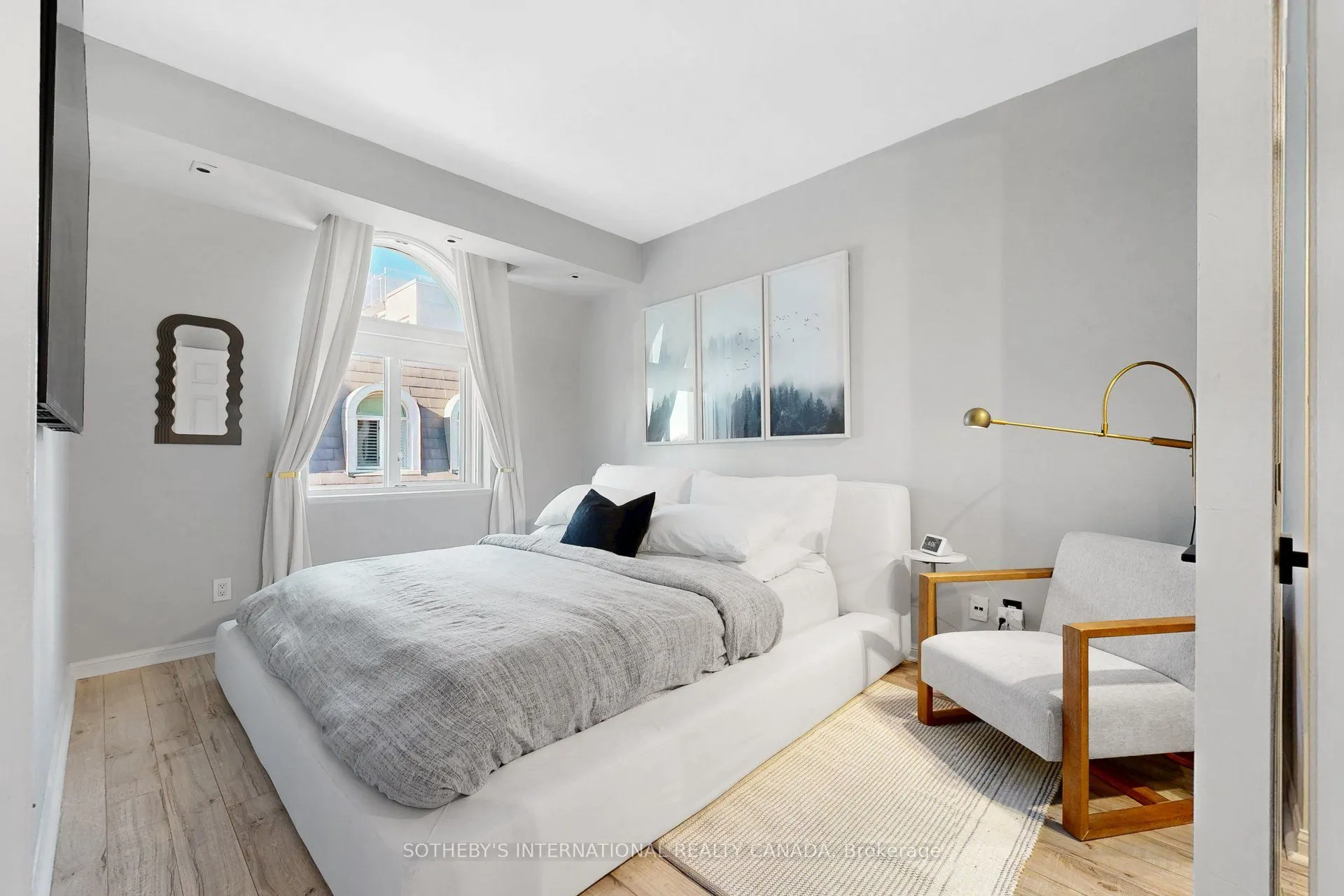 32 Stadium Road #377