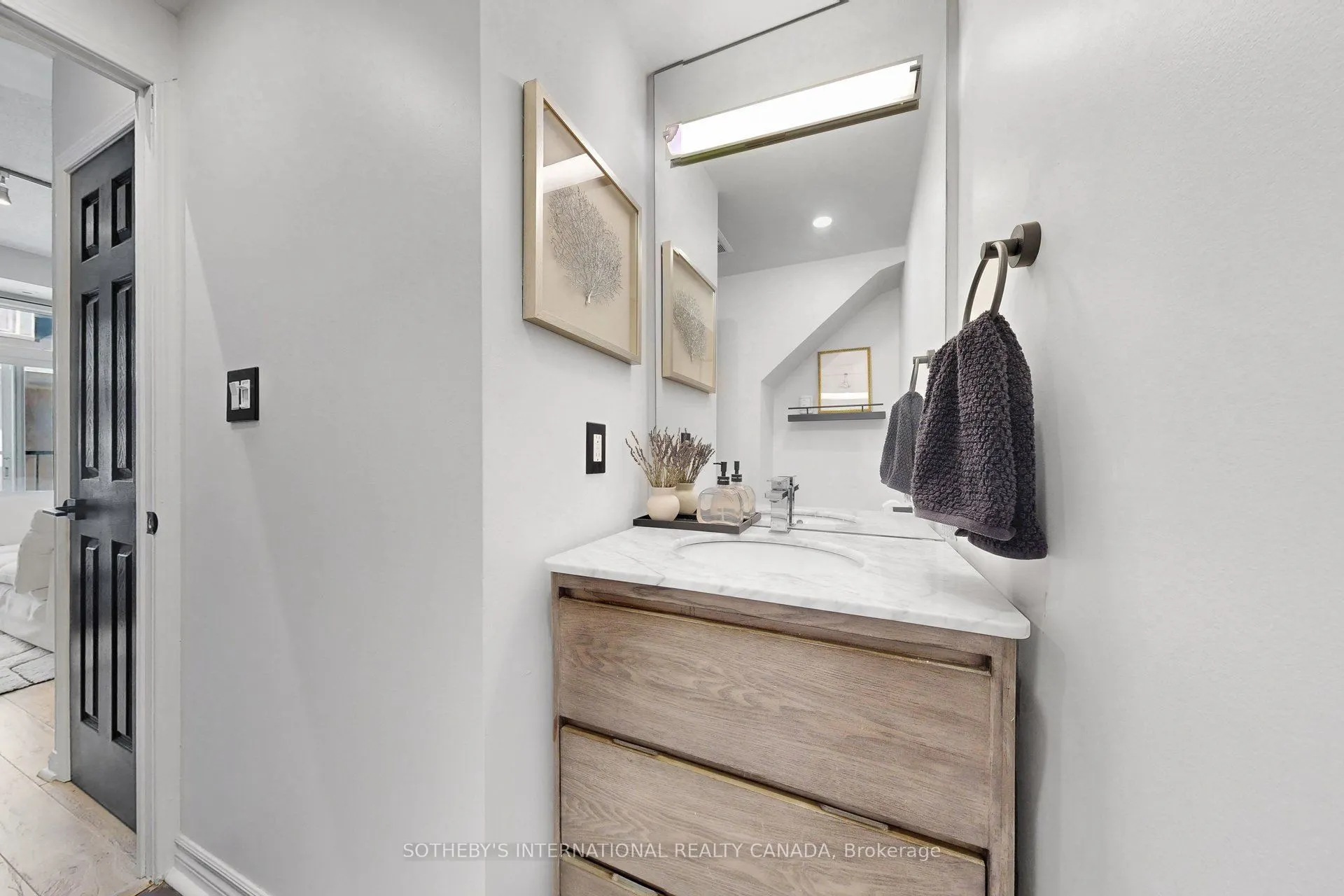 32 Stadium Road #377