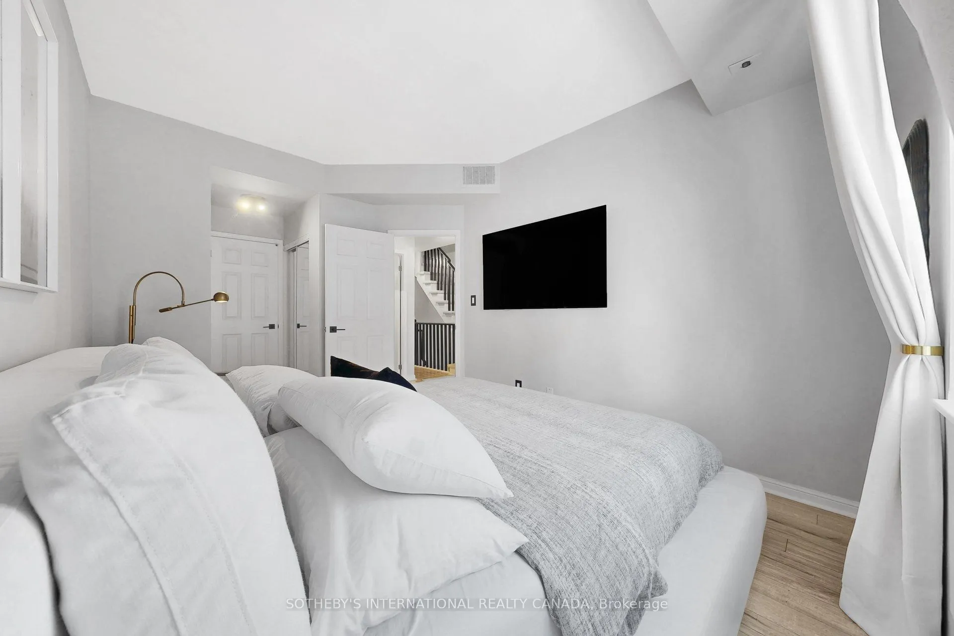 32 Stadium Road #377